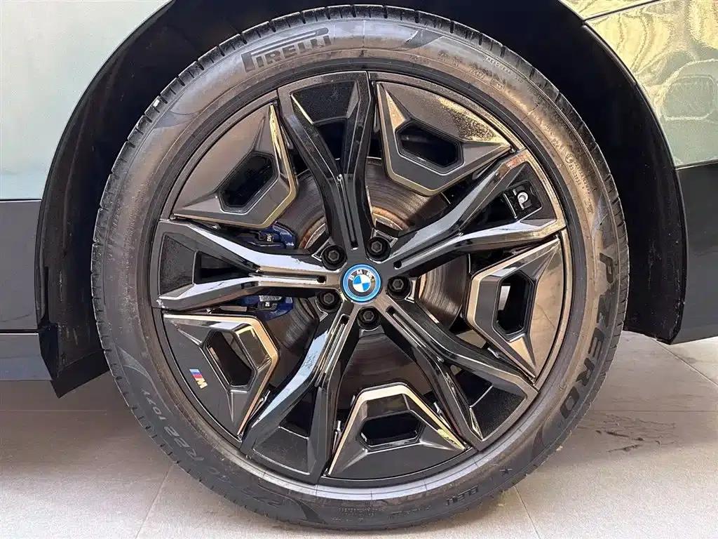 BMW iX M60 2023 Facelift M60 — миниатюра 18