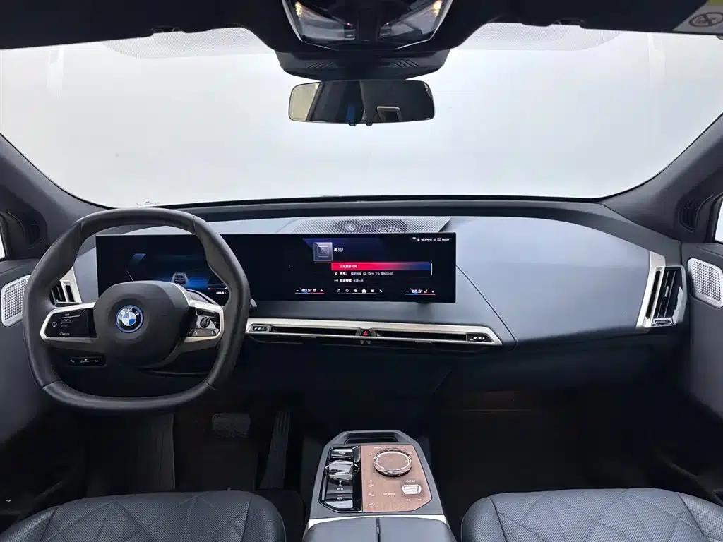 BMW iX M60 2023 Facelift M60 — миниатюра 7