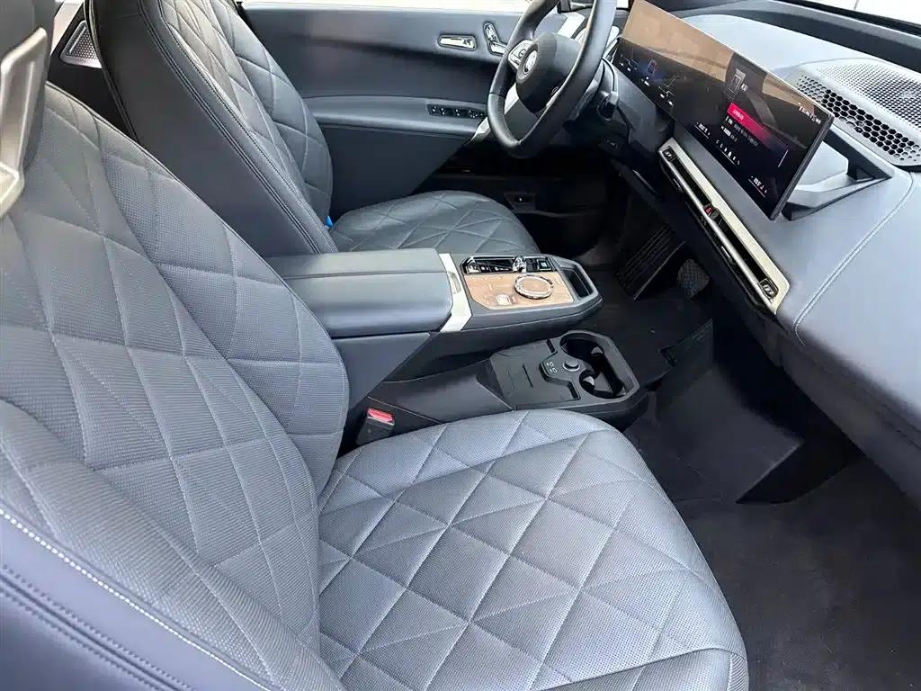 BMW iX M60 2023 Facelift M60 — миниатюра 9