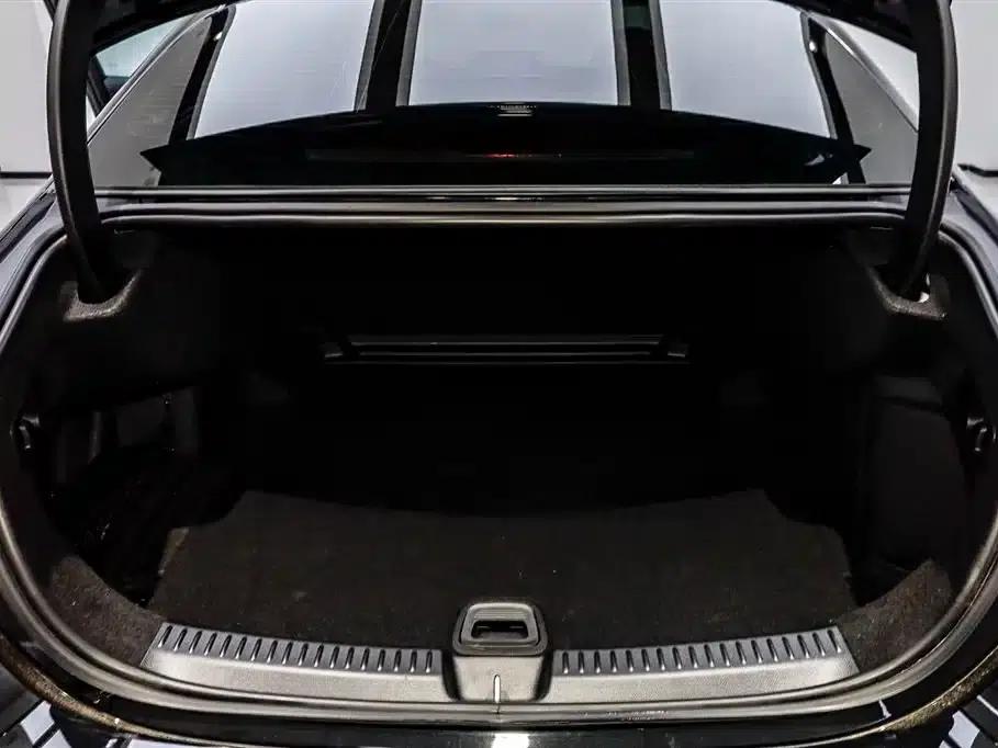 Mercedes-Benz E-Class 2024 Facelift E 300 L Fashion Model — миниатюра 6