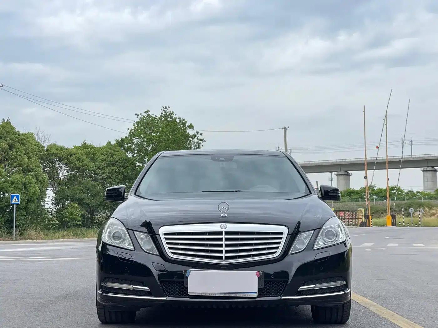 Mercedes-Benz E-Class 2011 E 260 L CGI Fashion Edition — миниатюра 2