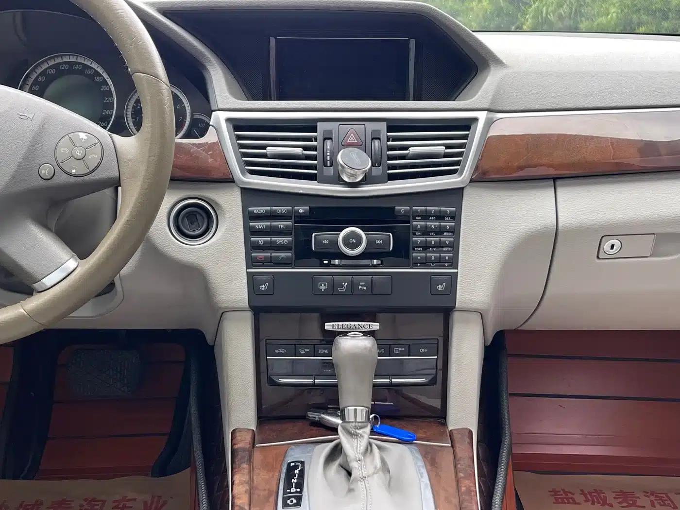 Mercedes-Benz E-Class 2011 E 260 L CGI Fashion Edition — миниатюра 14