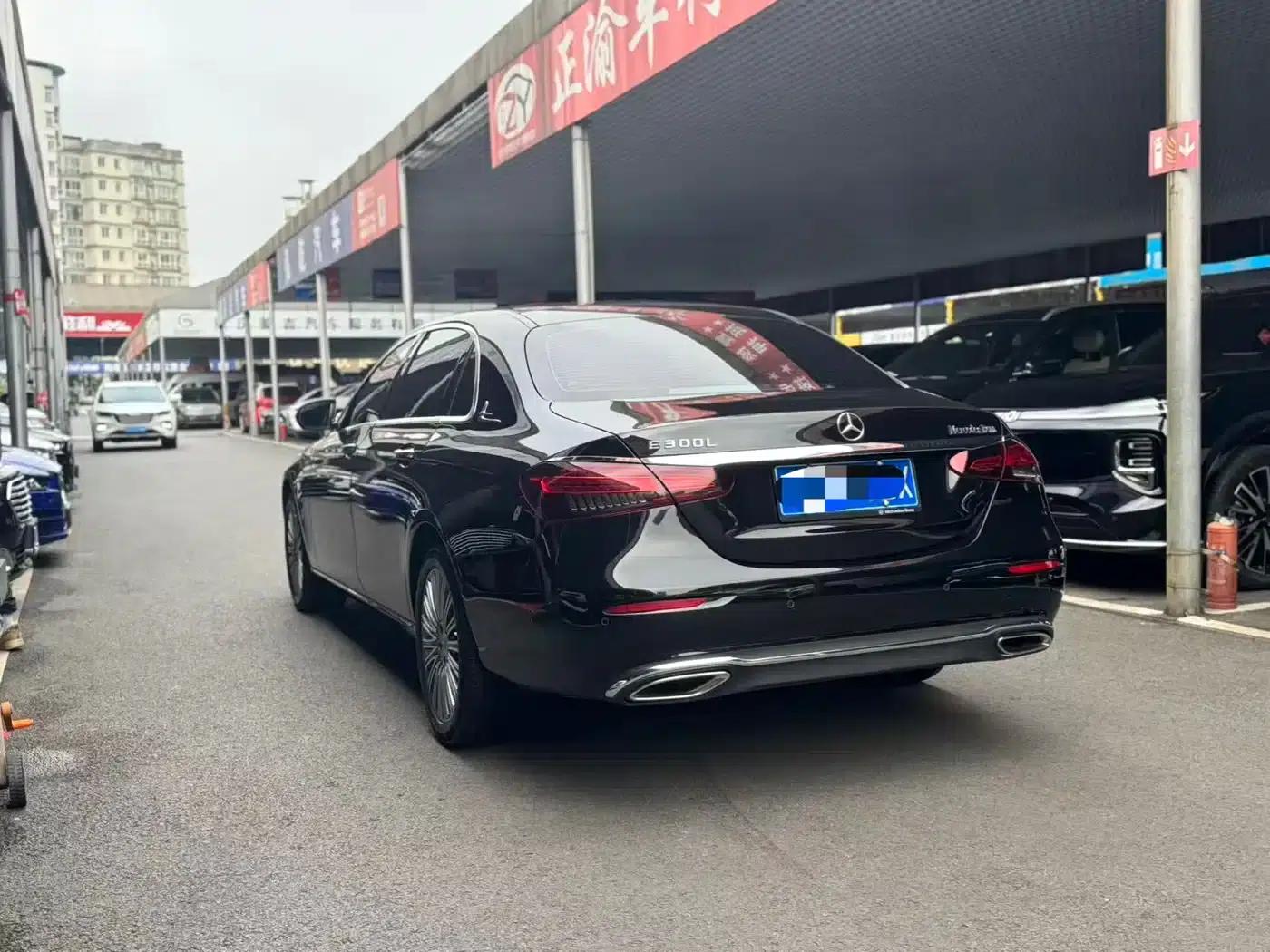 Mercedes-Benz E-Class 2023 E 300 L Fashion Edition — миниатюра 11