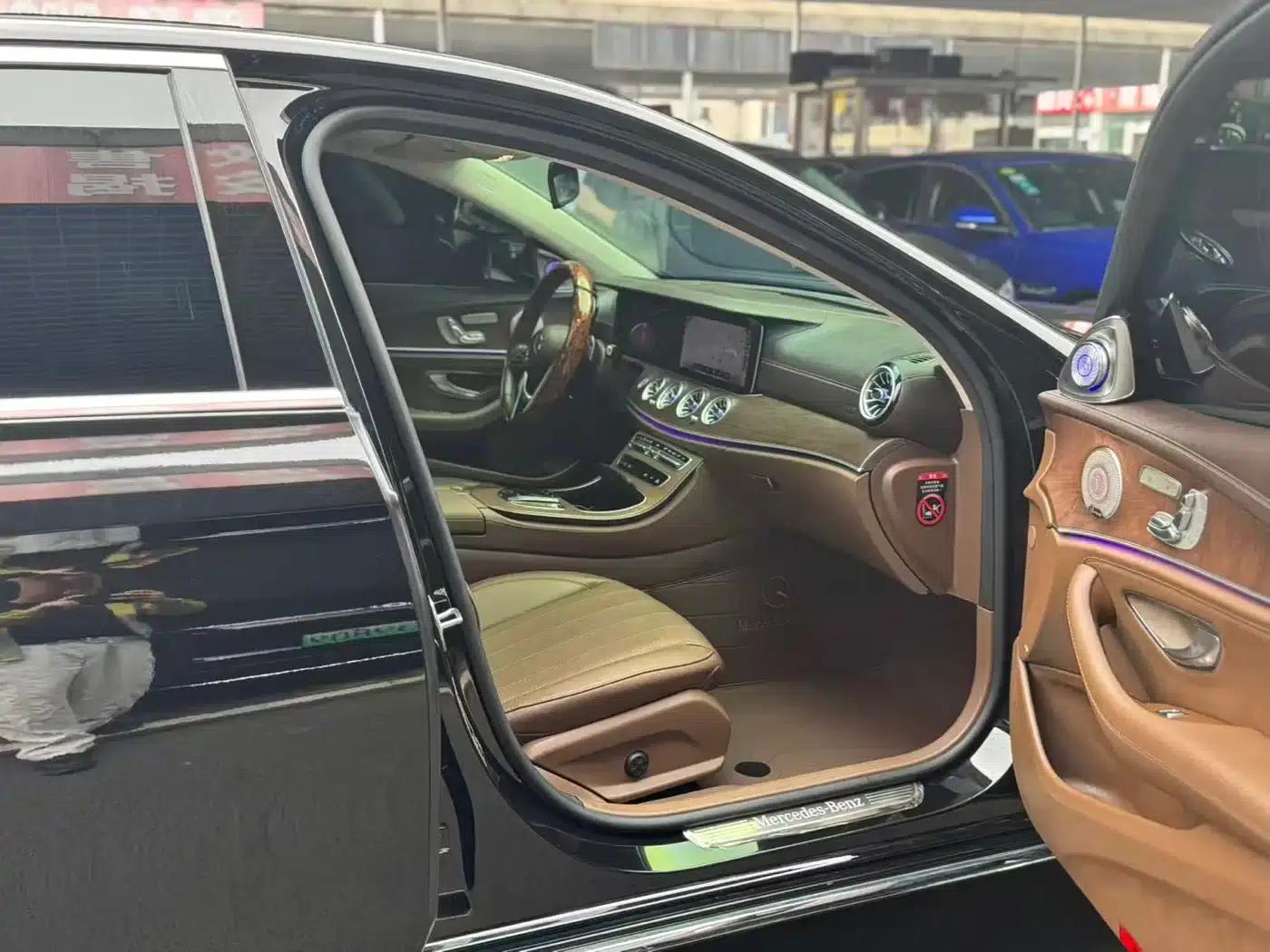 Mercedes-Benz E-Class 2023 E 300 L Fashion Edition — миниатюра 9