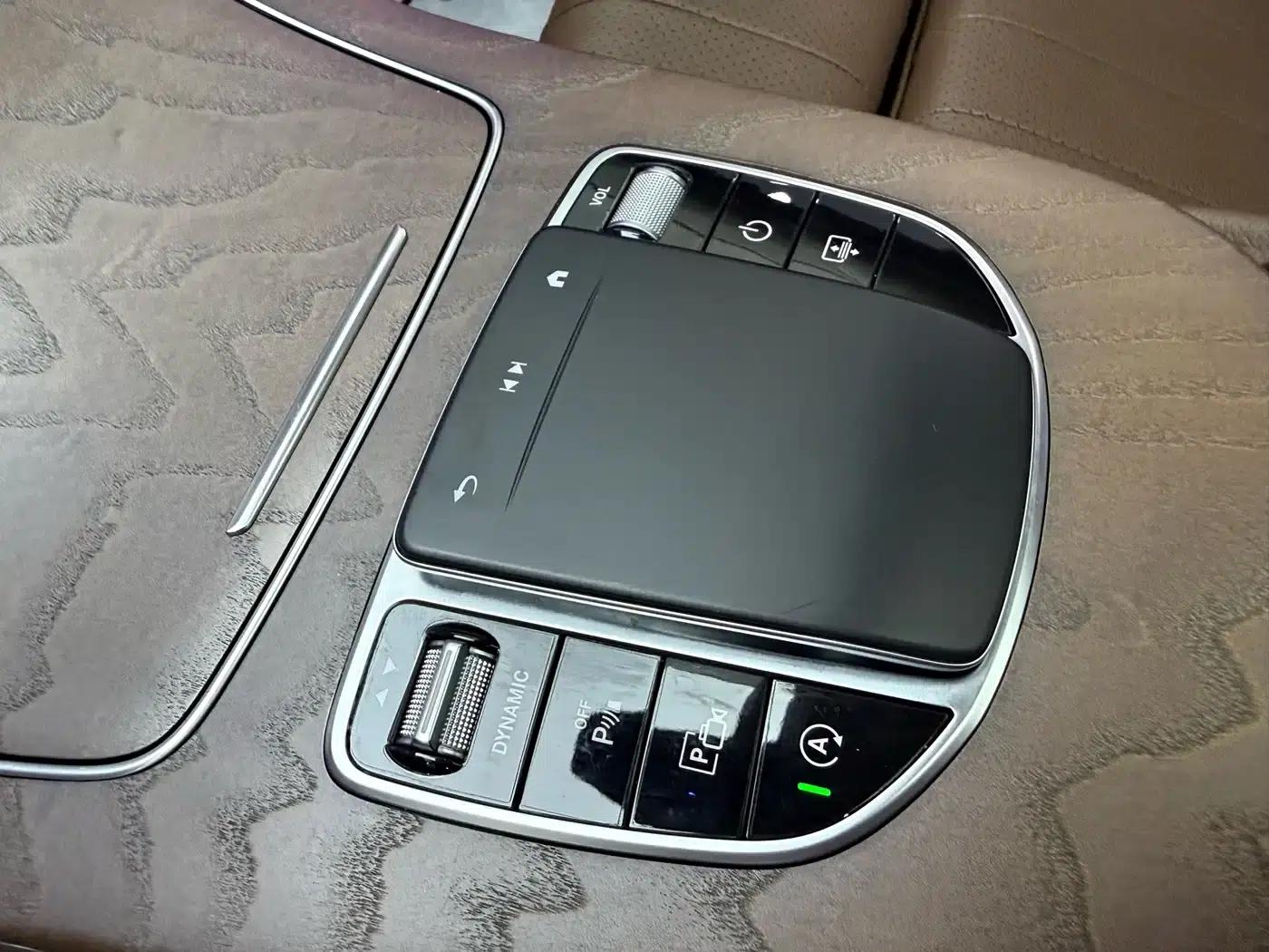 2022 Mercedes-Benz E-Class E 300 L Luxury — миниатюра 15