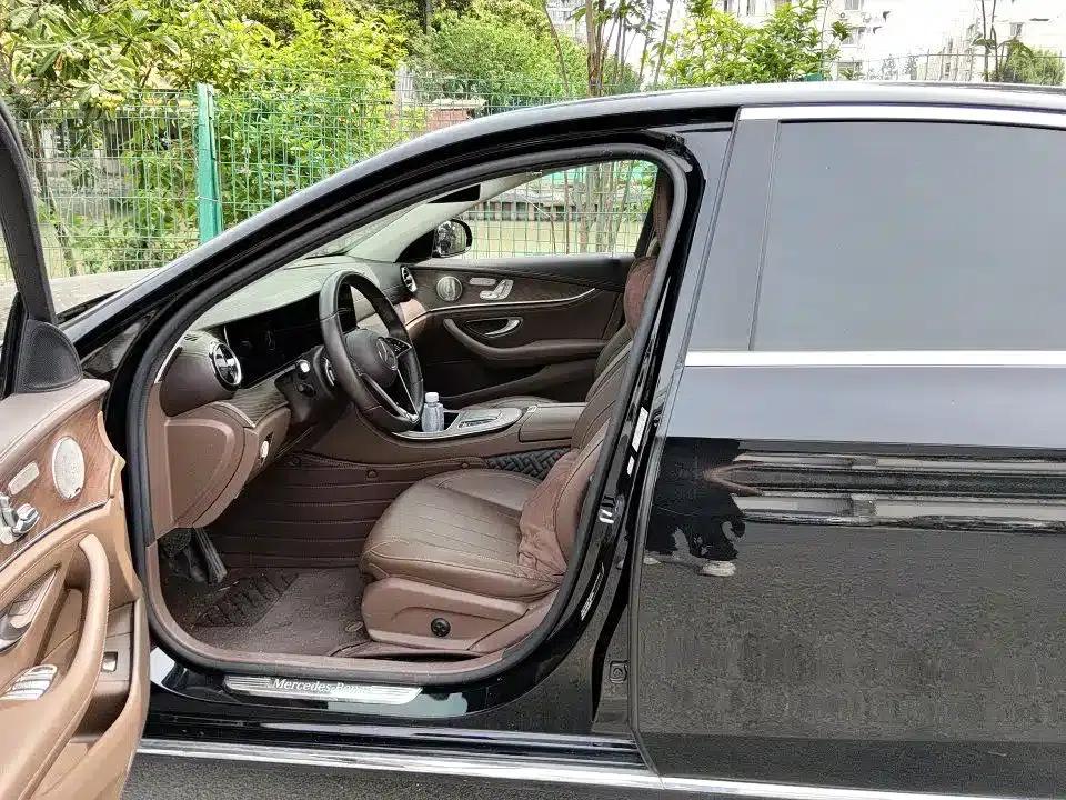 Mercedes-Benz E-Class 2023 Facelift E 300 L Luxury — миниатюра 3