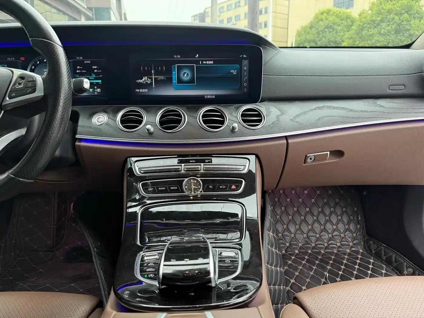 2016 Mercedes-Benz E-Class E 200 L Sport — миниатюра 17