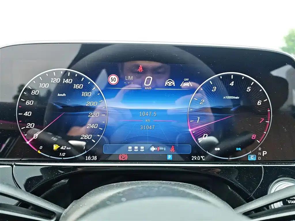 2024 Mercedes-Benz E-Class E 300 L Luxury — миниатюра 3