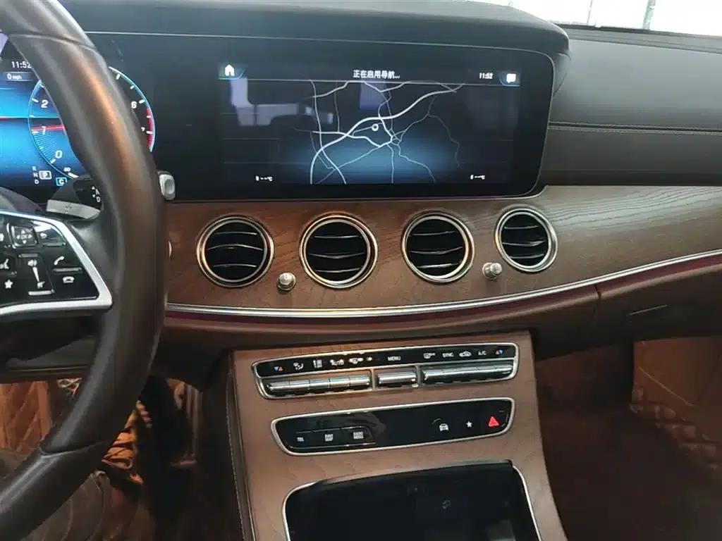 Mercedes-Benz E-Class 2022 Facelift E 300 L Luxury — миниатюра 13