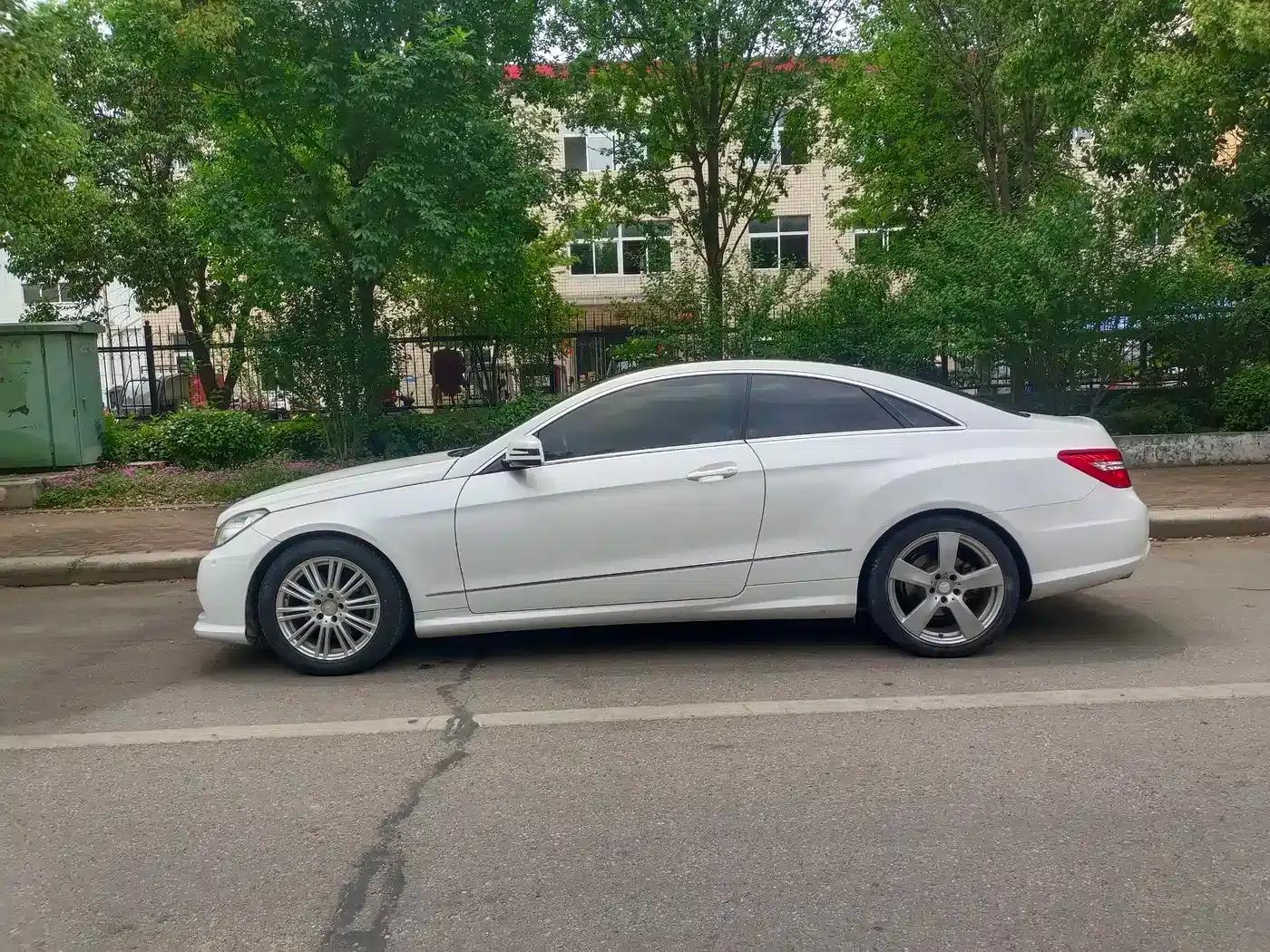 Imported Mercedes-Benz E-Class 2012 E 200 CGI Coupe — миниатюра 7
