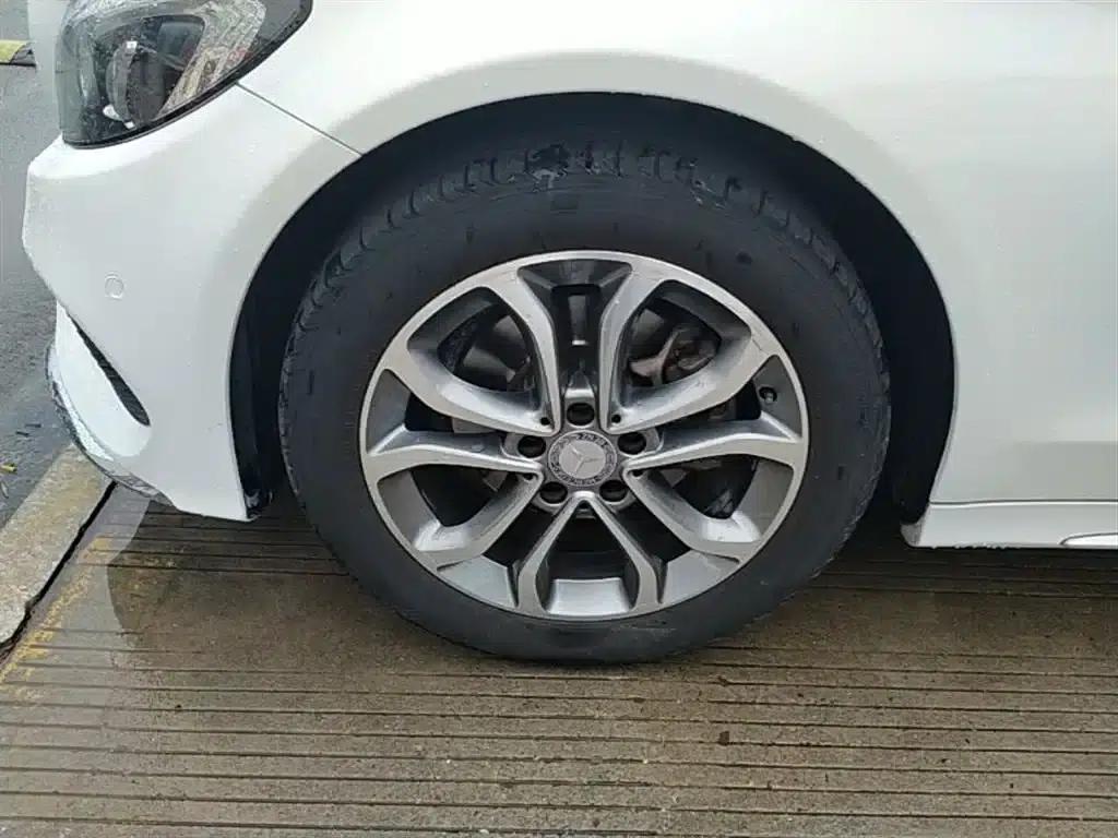 2015 Mercedes-Benz C-Class Facelift C 180 L Sport — миниатюра 23