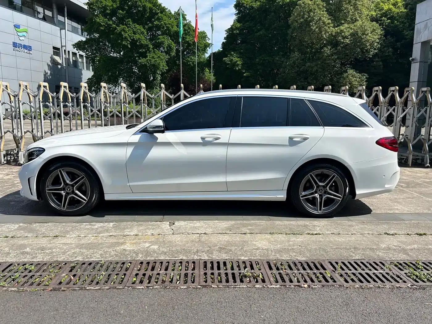 Imported Mercedes-Benz C-Class 2020 Facelift C 260 Estate — миниатюра 3