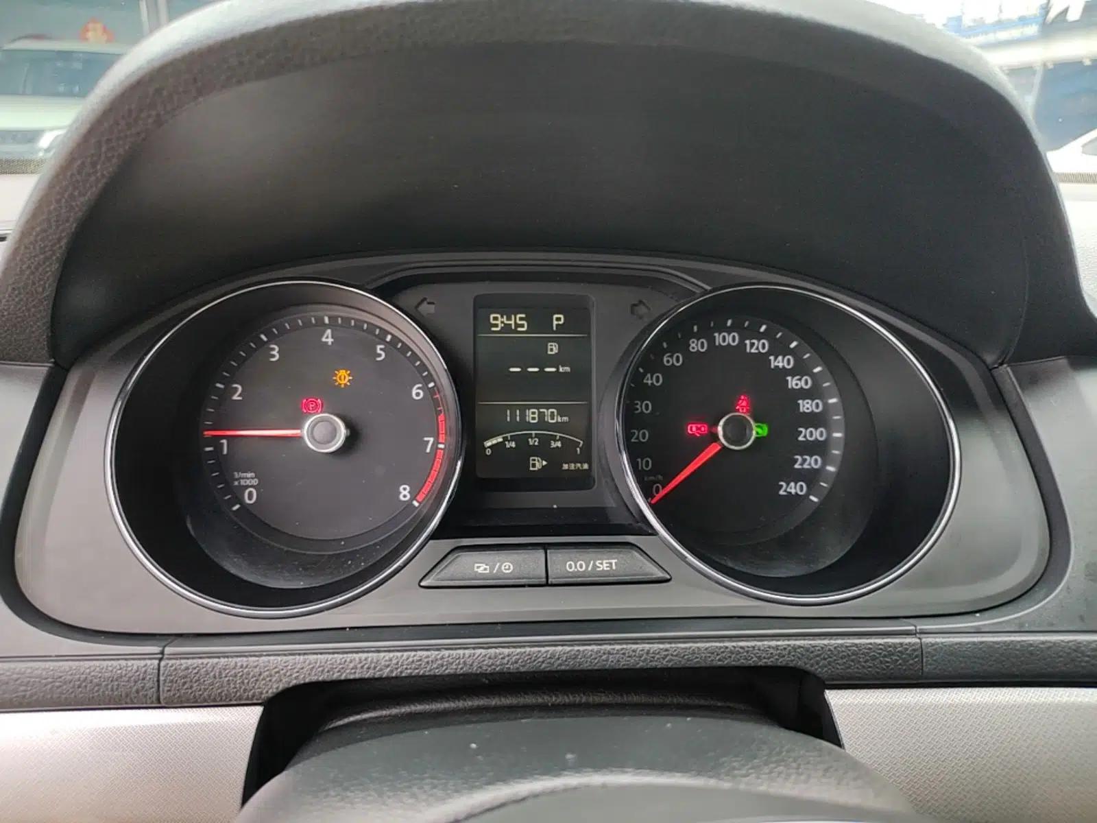 Volkswagen Lavida 2017 1.6L Automatic Comfort Edition — миниатюра 14