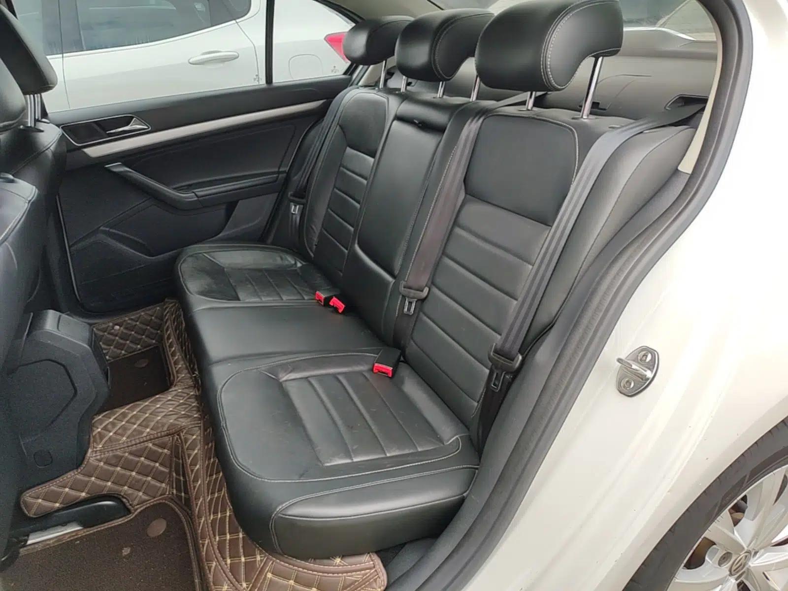 Volkswagen Lavida 2017 1.6L Automatic Comfort Edition — миниатюра 19