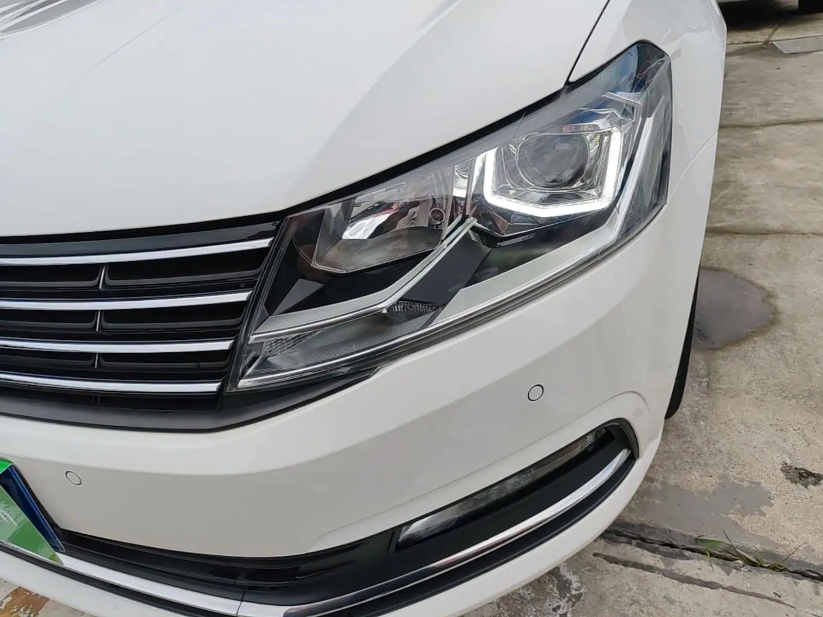 Volkswagen Lavida 2017 1.6L Automatic Comfort Edition — миниатюра 5