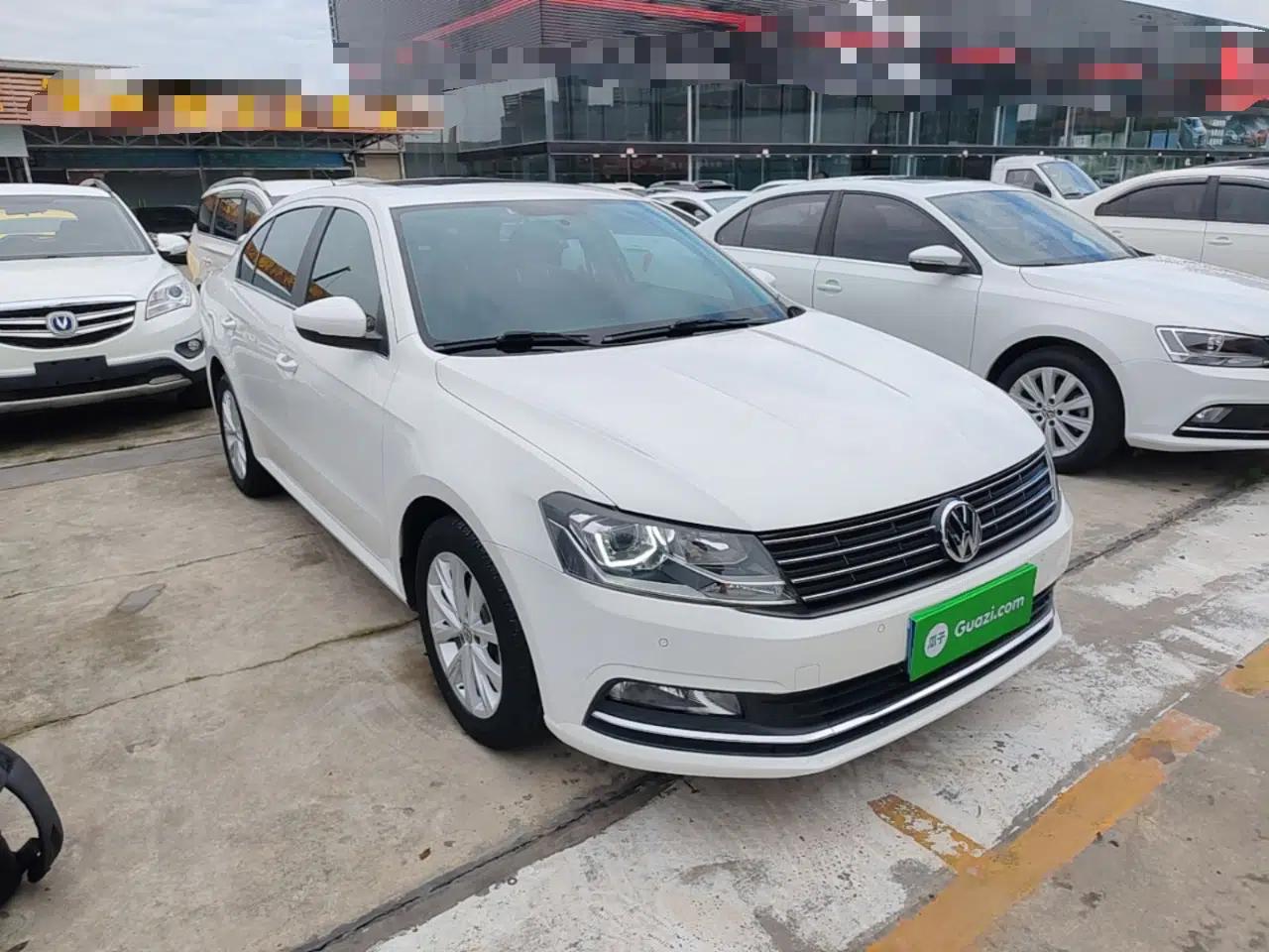 Volkswagen Lavida 2017 1.6L Automatic Comfort Edition — миниатюра 6