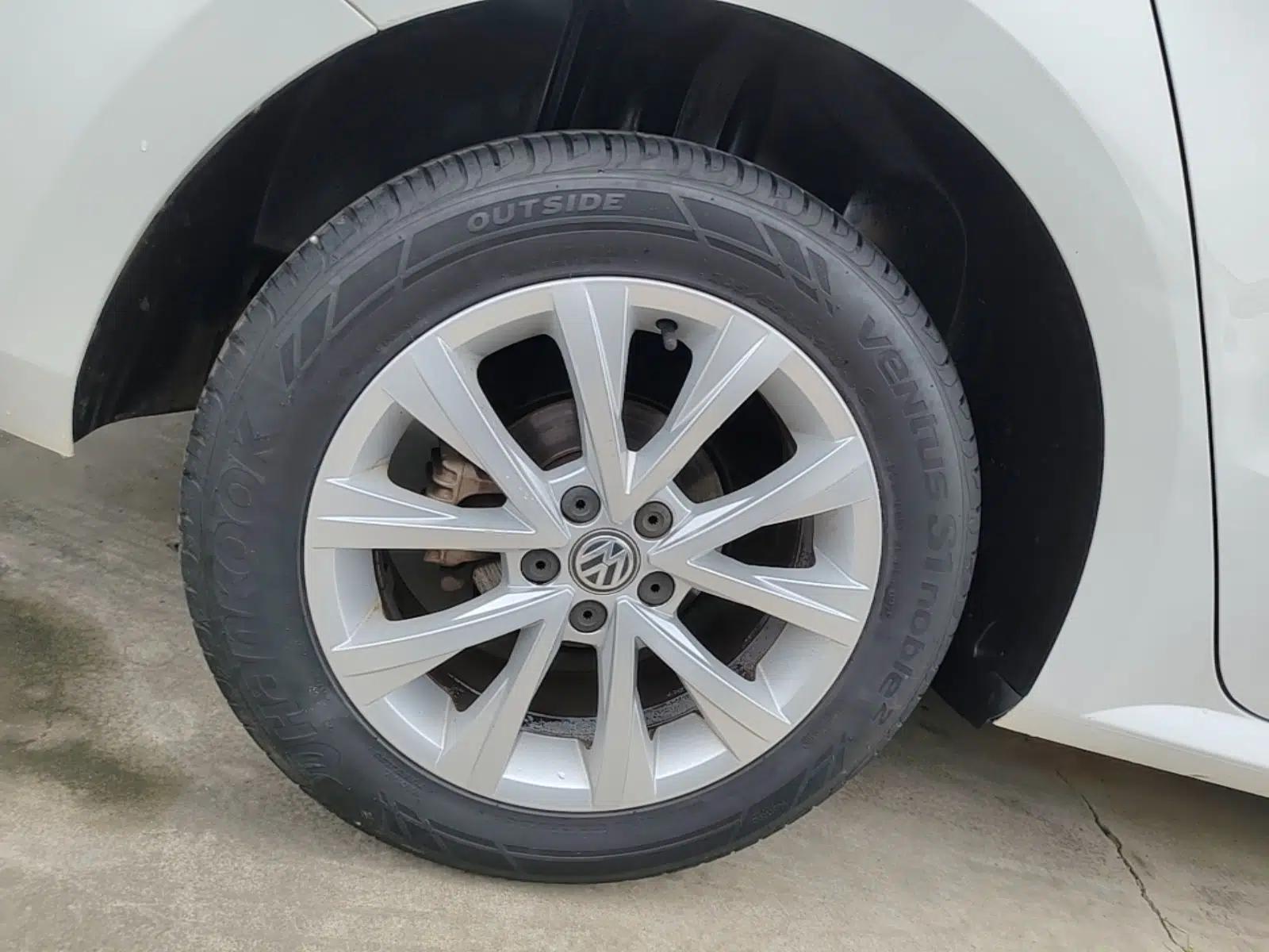 Volkswagen Lavida 2017 1.6L Automatic Comfort Edition — миниатюра 10