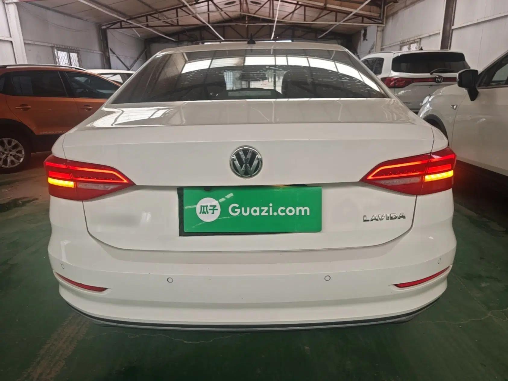 Volkswagen Lavida 2019 1.5L Automatic Comfort Edition China VI Standard — миниатюра 3
