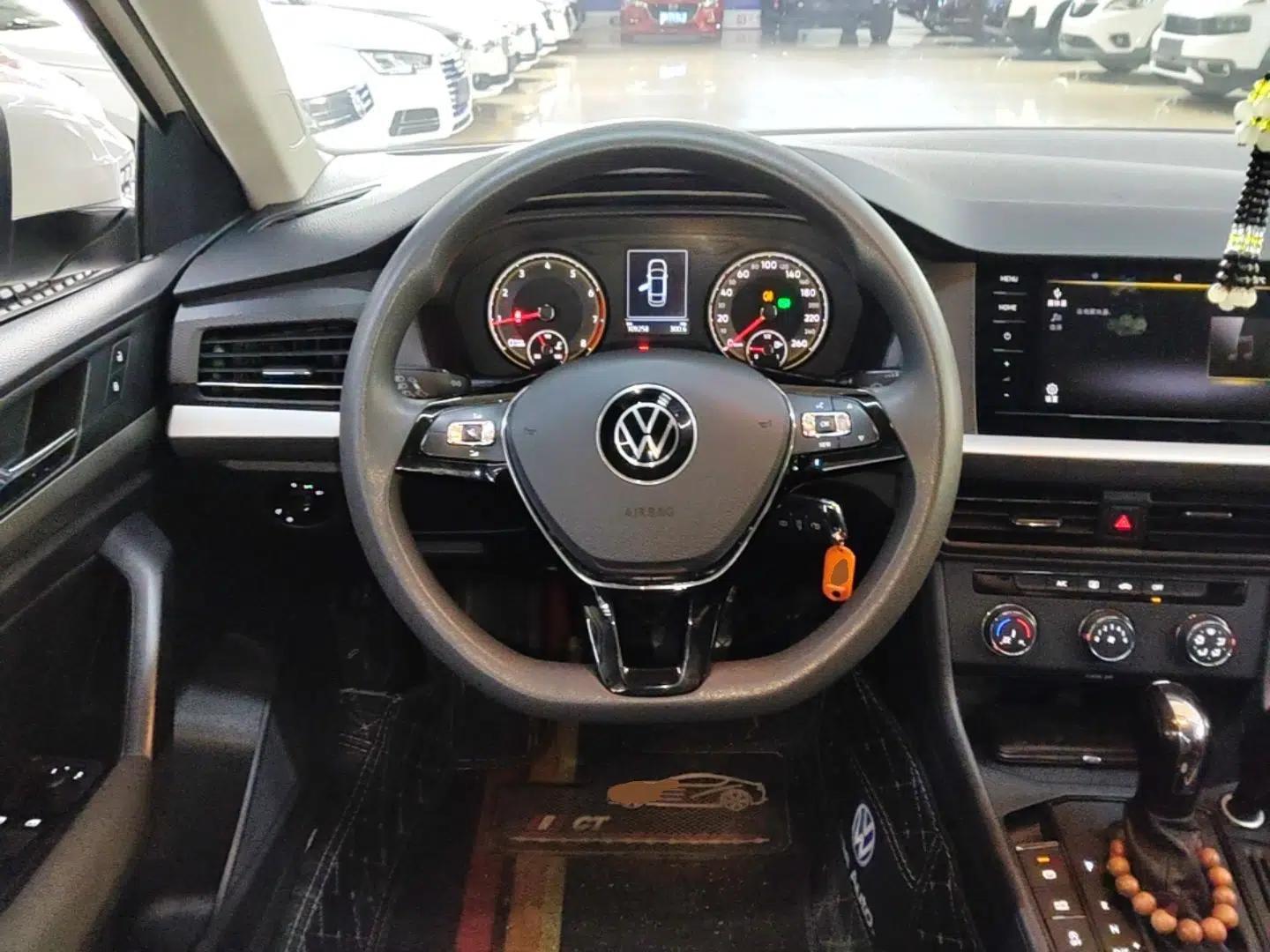 Volkswagen Lavida 2019 1.5L Automatic Comfort Edition China VI Standard — миниатюра 13