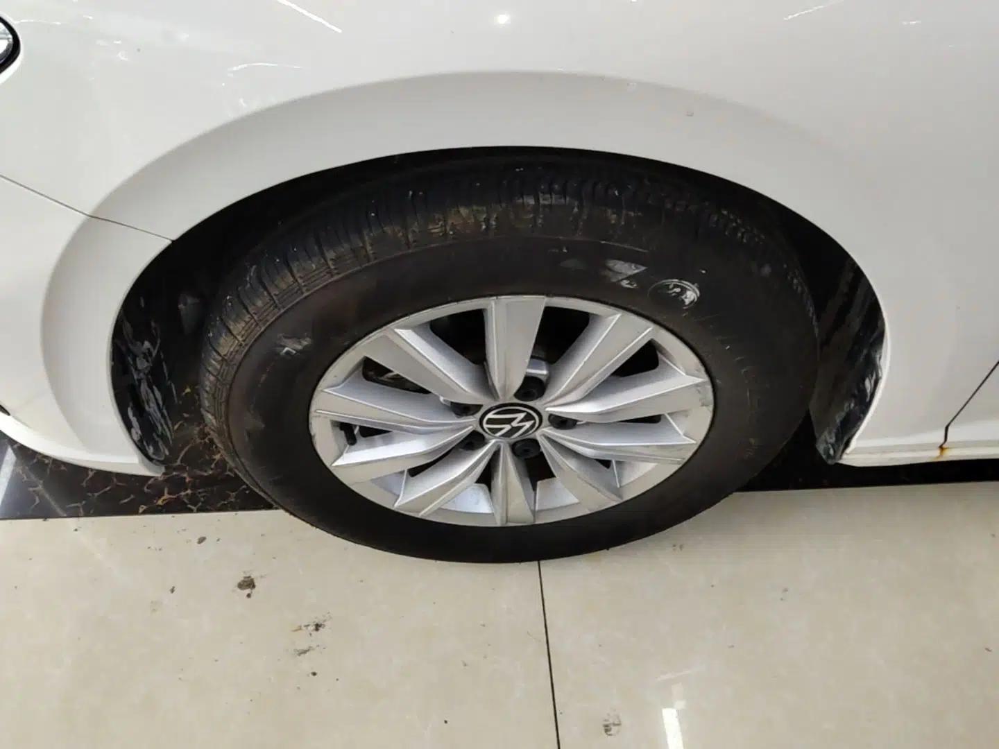 Volkswagen Lavida 2019 1.5L Automatic Comfort Edition China VI Standard — миниатюра 9