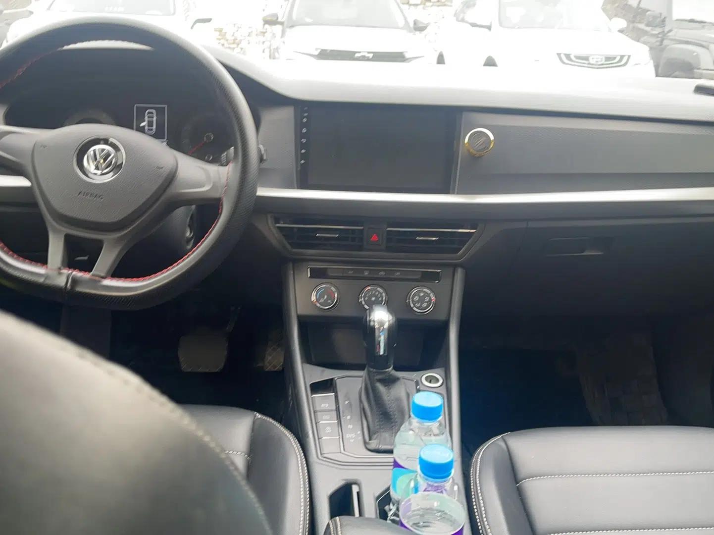 Volkswagen Lavida 2019 1.5L Automatic Fashion Edition China VI — миниатюра 9
