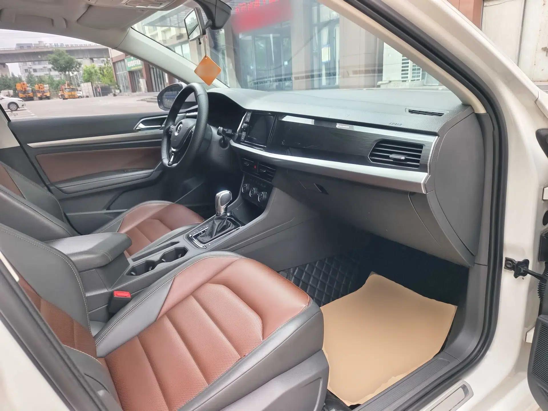 Volkswagen Lavida 2018 Hatchback 280TSI DSG Luxury Edition China V Standard — миниатюра 23