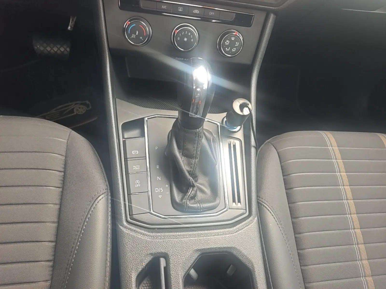 Volkswagen Lavida 2021 1.5L Automatic Vision Edition — миниатюра 17
