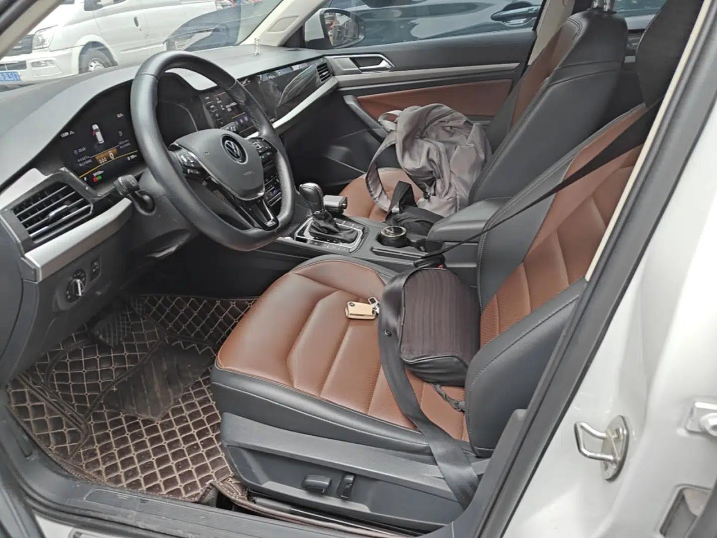Volkswagen Lavida 2021 280TSI DSG Luxury Edition — миниатюра 18