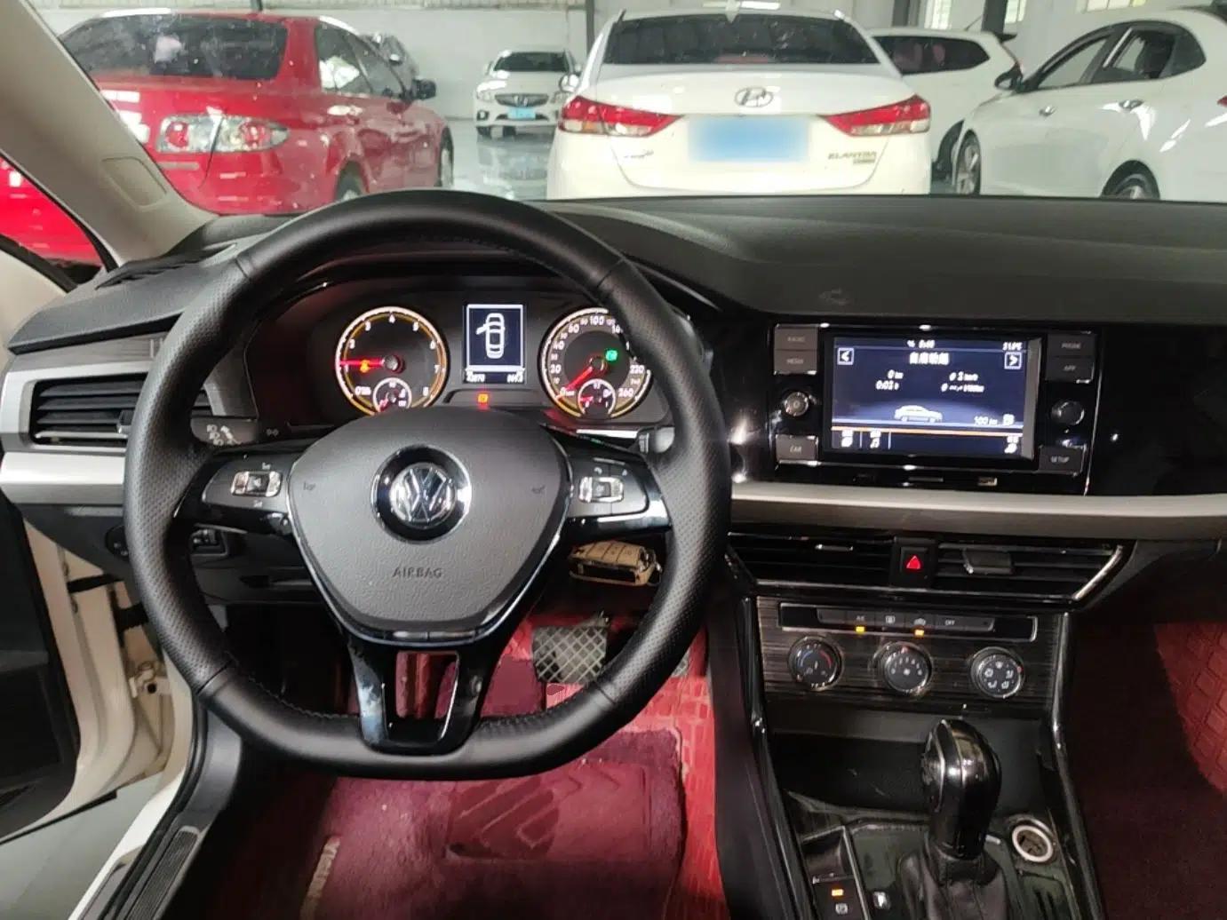 Volkswagen Lavida 2019 Hatchback 280TSI DSG Comfort Edition China VI Standard — миниатюра 13