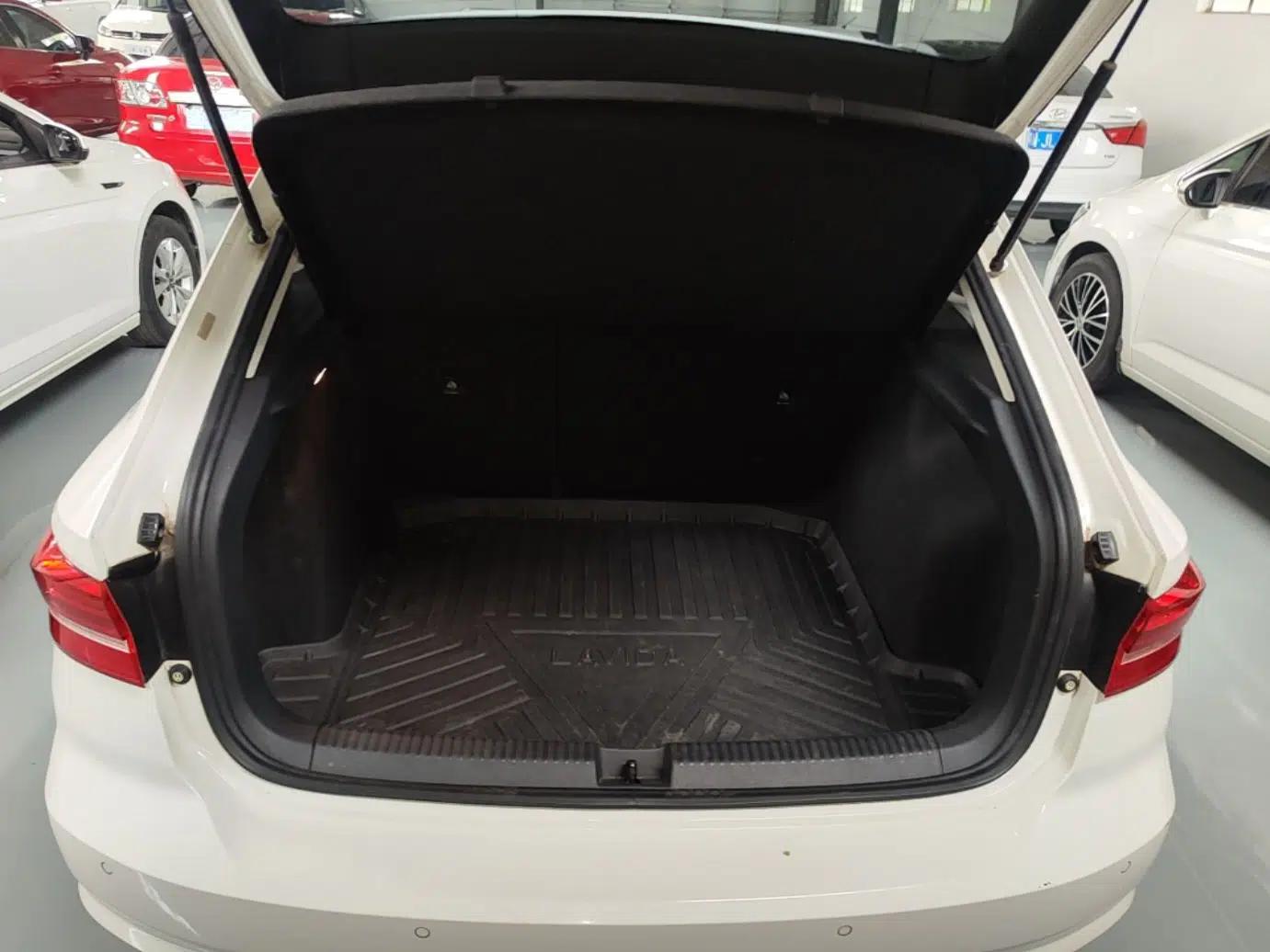 Volkswagen Lavida 2019 Hatchback 280TSI DSG Comfort Edition China VI Standard — миниатюра 22