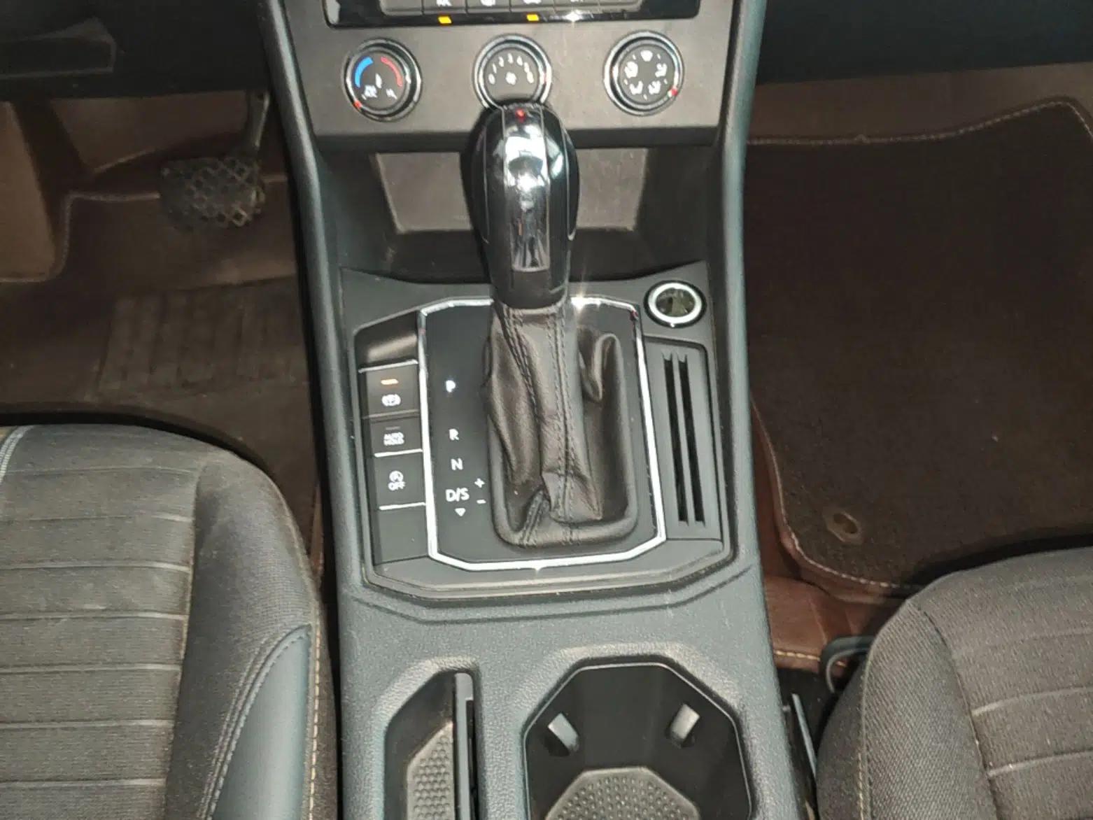 Volkswagen Lavida 2021 1.5L Automatic Vision Edition — миниатюра 17