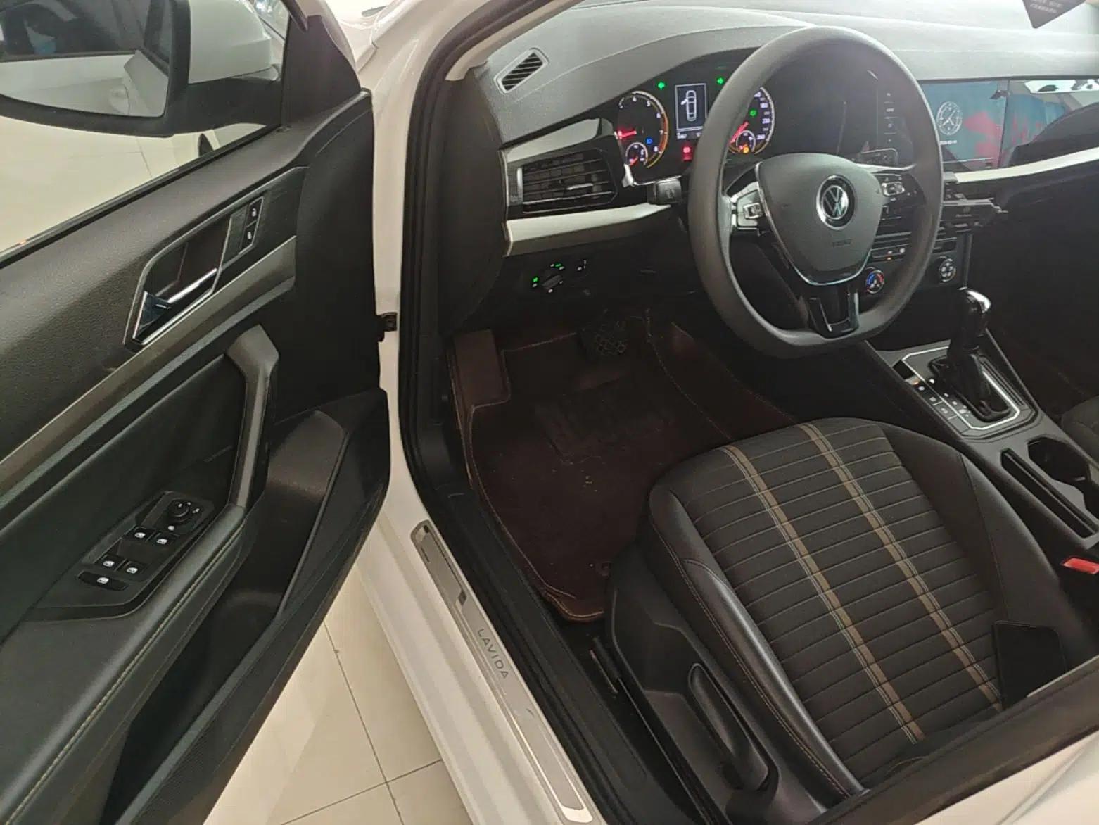 Volkswagen Lavida 2021 1.5L Automatic Vision Edition — миниатюра 19