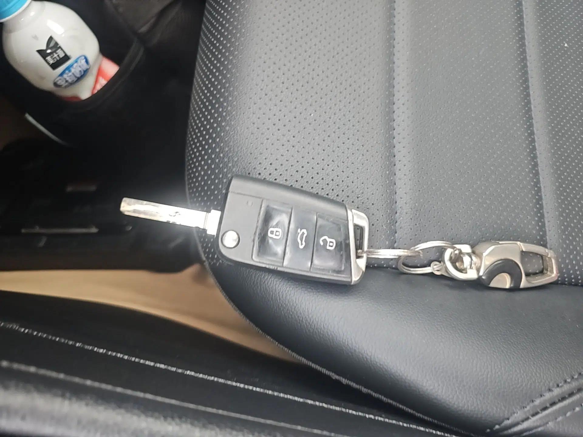 Volkswagen Lavida 2021 1.5L Automatic Comfort Edition — миниатюра 12