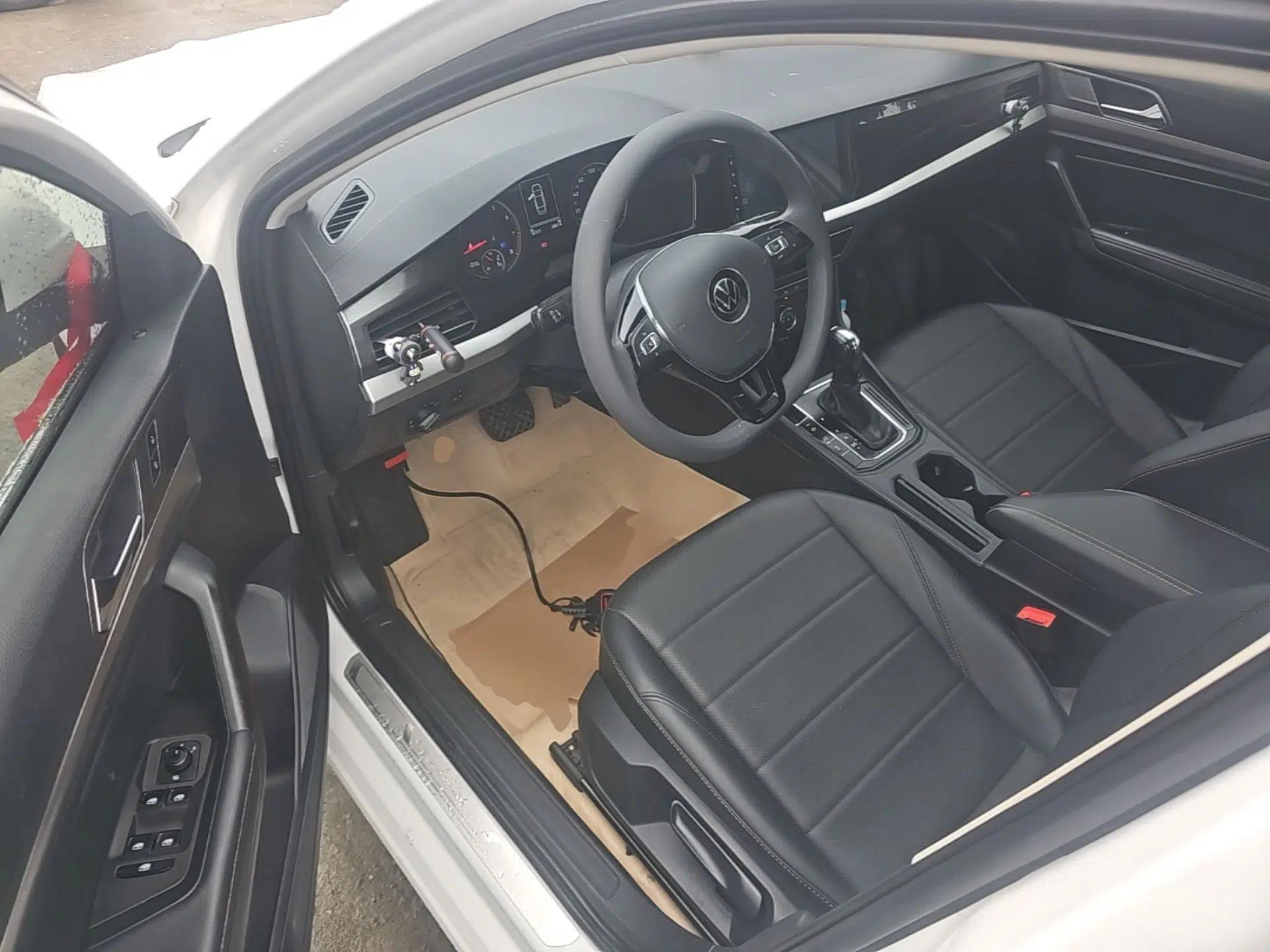 Volkswagen Lavida 2021 1.5L Automatic Comfort Edition — миниатюра 19