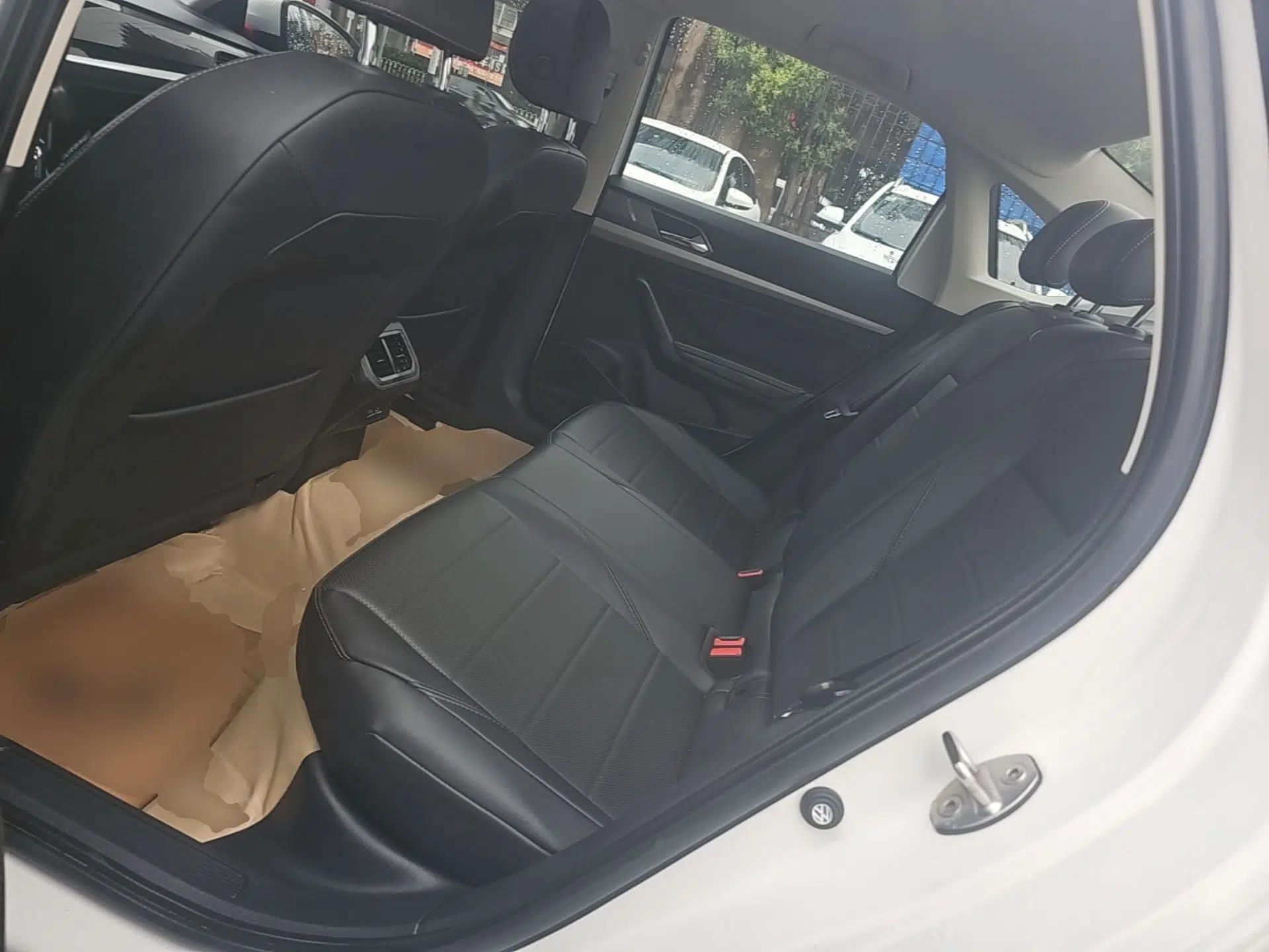 Volkswagen Lavida 2021 1.5L Automatic Comfort Edition — миниатюра 20