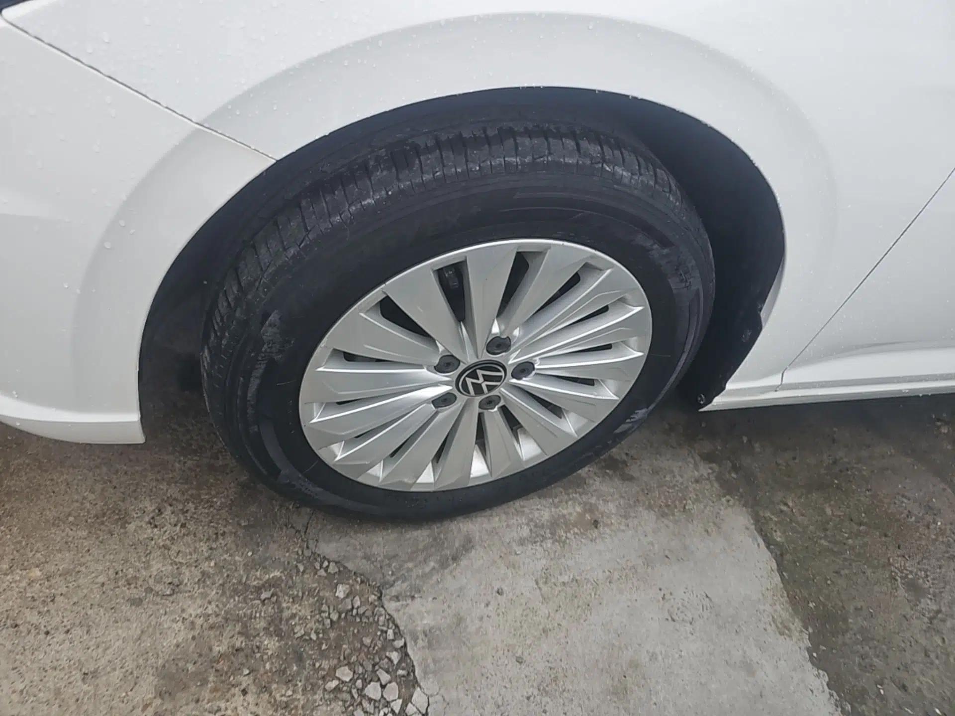 Volkswagen Lavida 2021 1.5L Automatic Comfort Edition — миниатюра 8