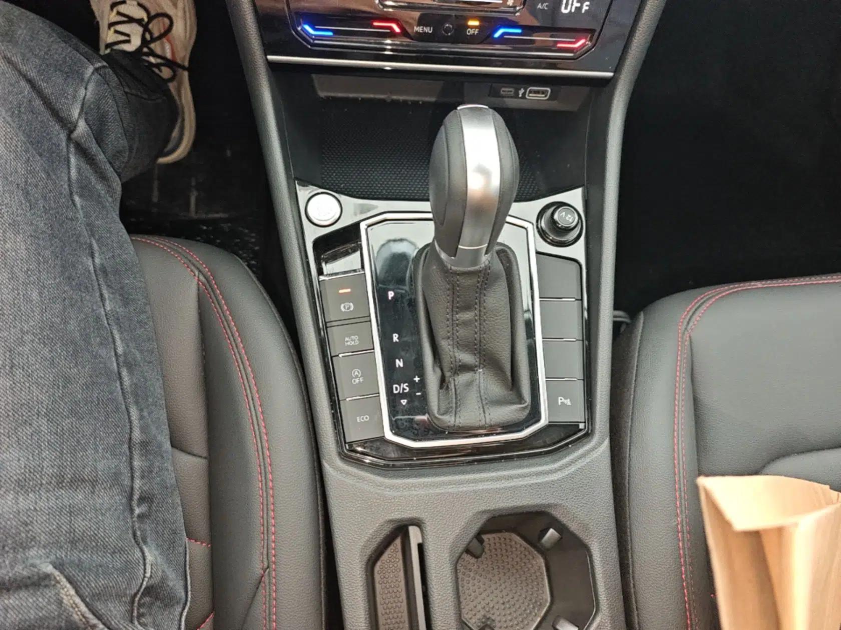 Volkswagen Lavida 2024 300TSI DSG Starry Sky Leading Edition — миниатюра 17