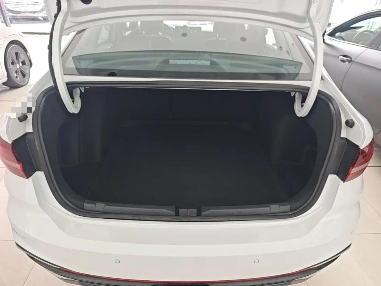 Volkswagen Lavida 2024 300TSI DSG Starry Sky Leading Edition — миниатюра 22