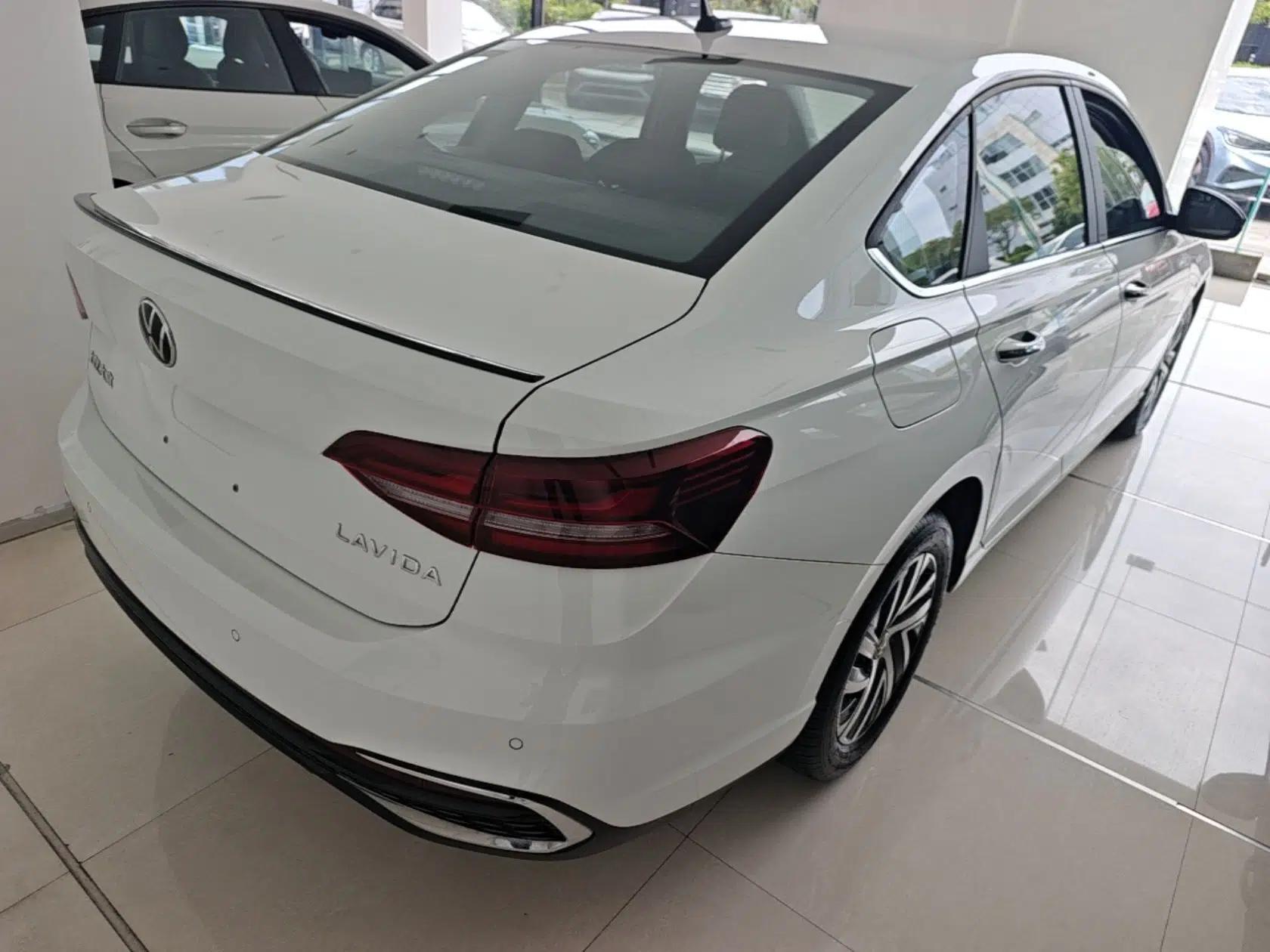 Volkswagen Lavida 2024 300TSI DSG Starry Sky Leading Edition — миниатюра 6