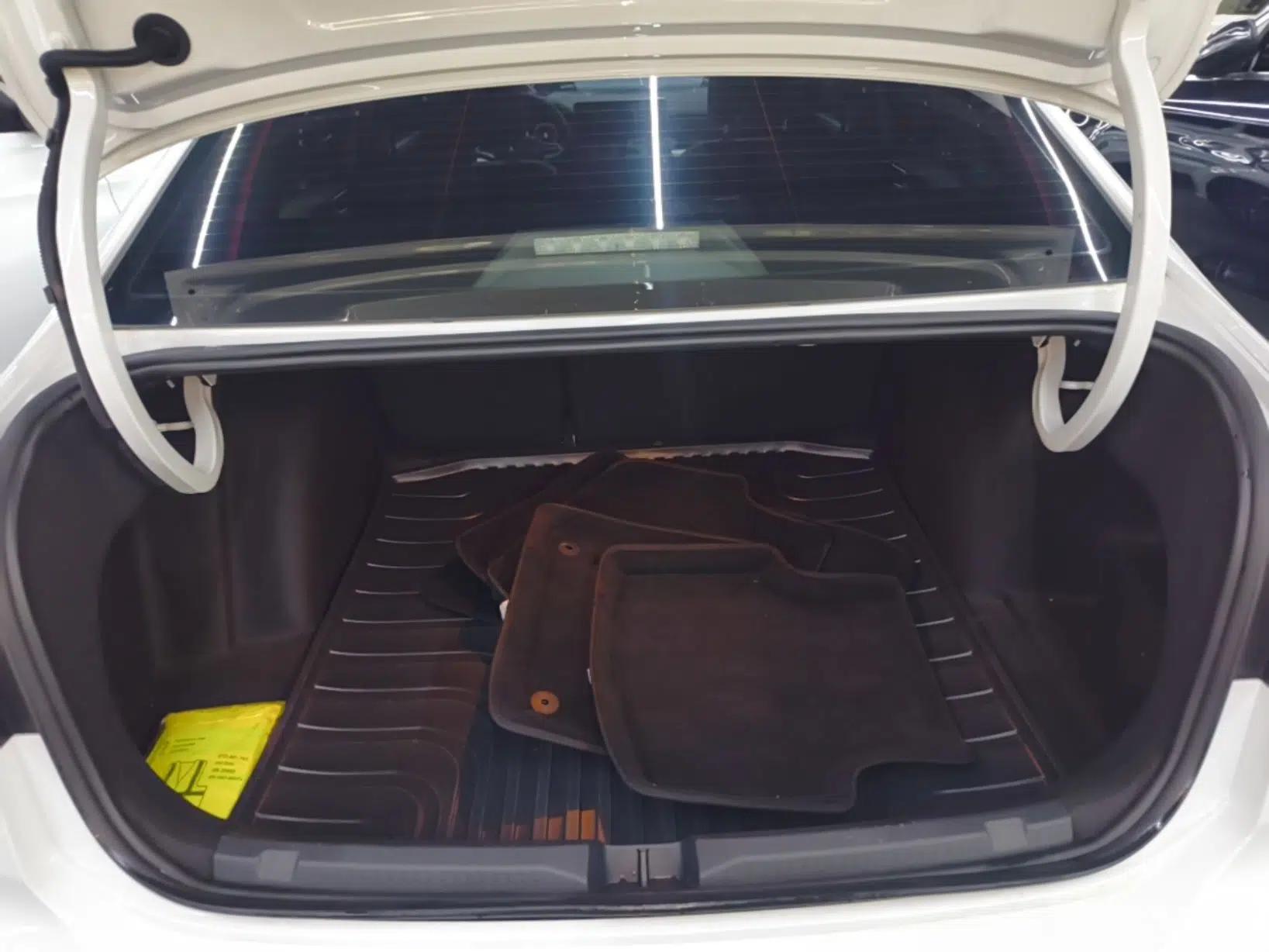 Volkswagen Lavida 2024 300TSI DSG Starry Sky Leading Edition — миниатюра 22