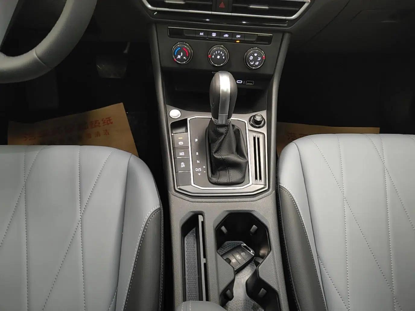 Volkswagen Lavida 2024 1.5L Automatic 5 Million Edition — миниатюра 17