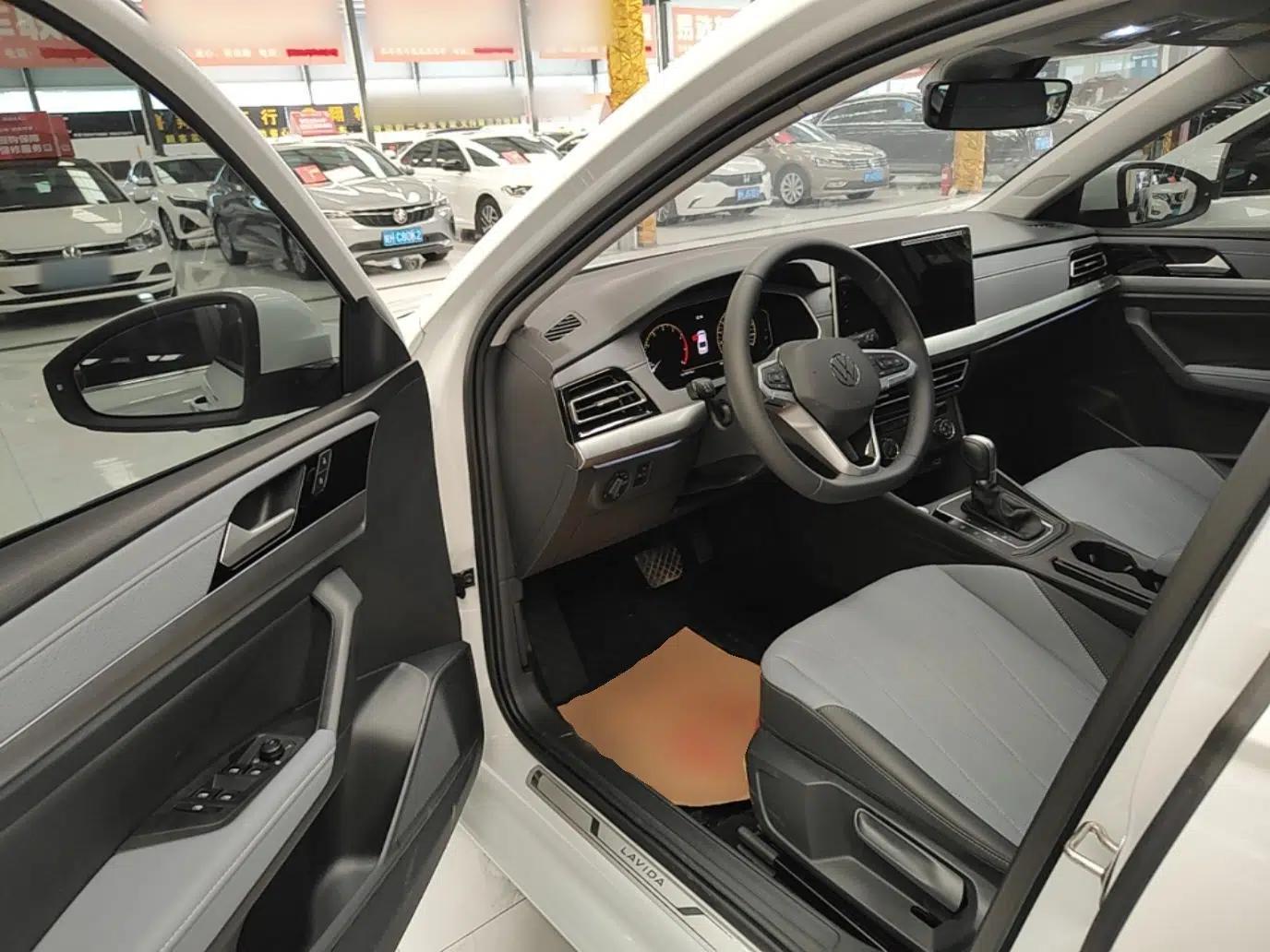 Volkswagen Lavida 2024 1.5L Automatic 5 Million Edition — миниатюра 19