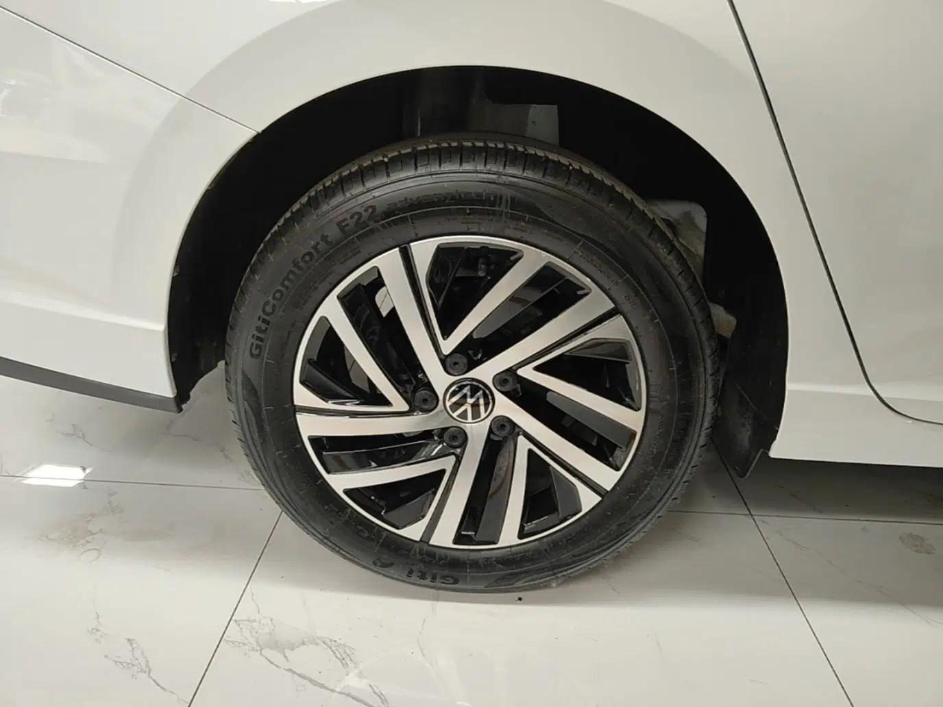 Volkswagen Lavida 2024 1.5L Automatic 5 Million Edition — миниатюра 10
