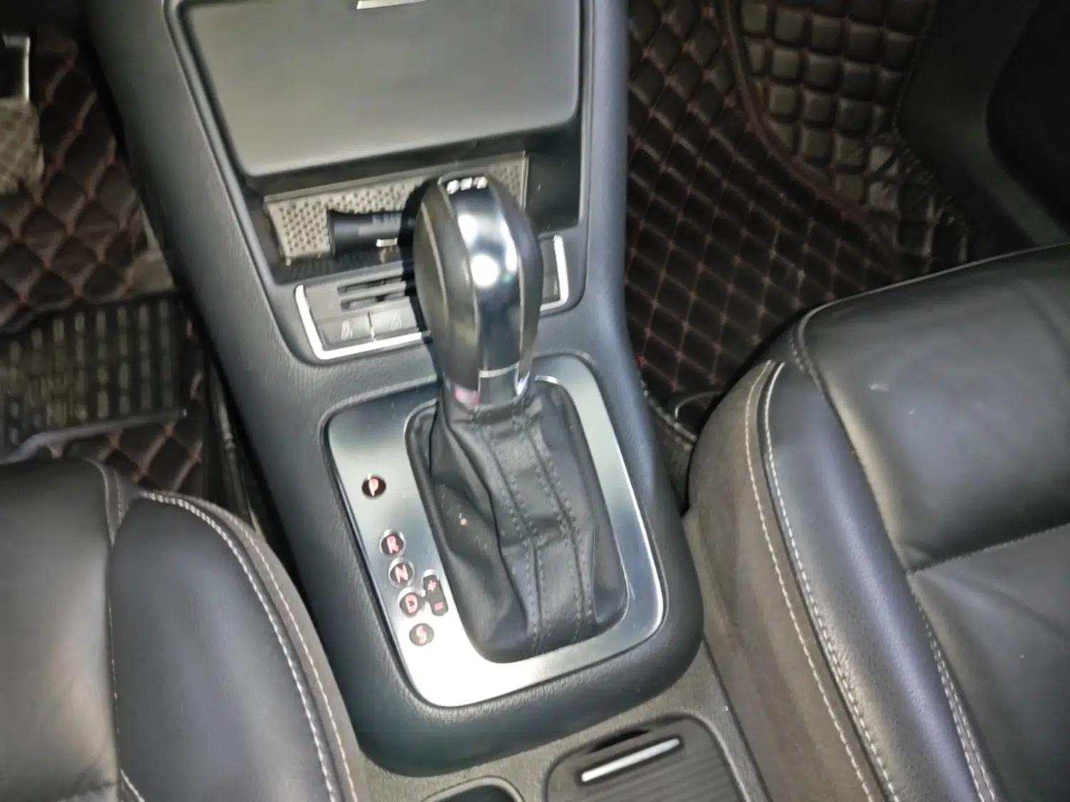 Volkswagen Tiguan 2016 280TSI Automatic Two-Wheel Drive Silk Road Comfort Edition — миниатюра 17