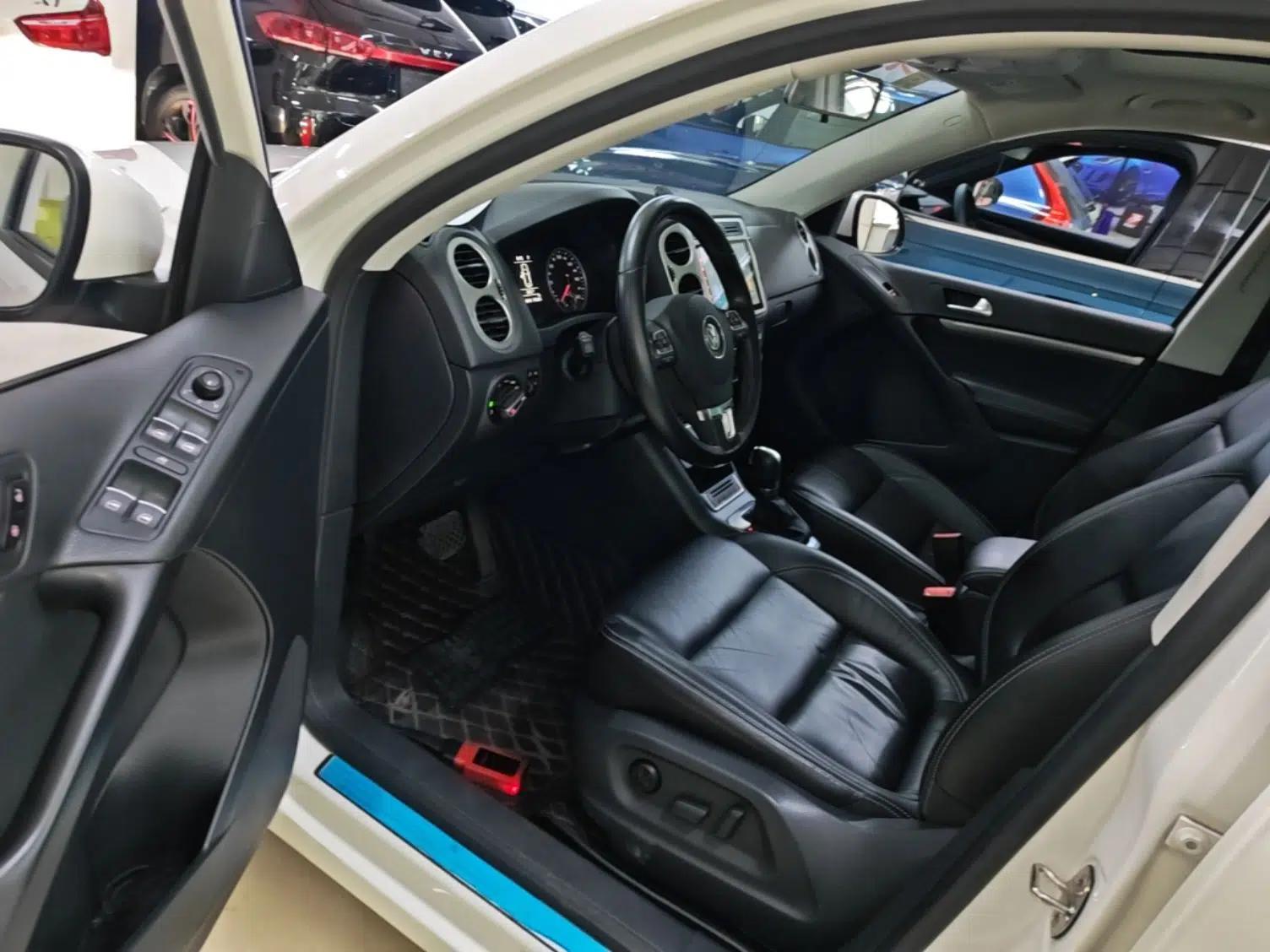 Volkswagen Tiguan 2016 280TSI Automatic Two-Wheel Drive Silk Road Comfort Edition — миниатюра 19