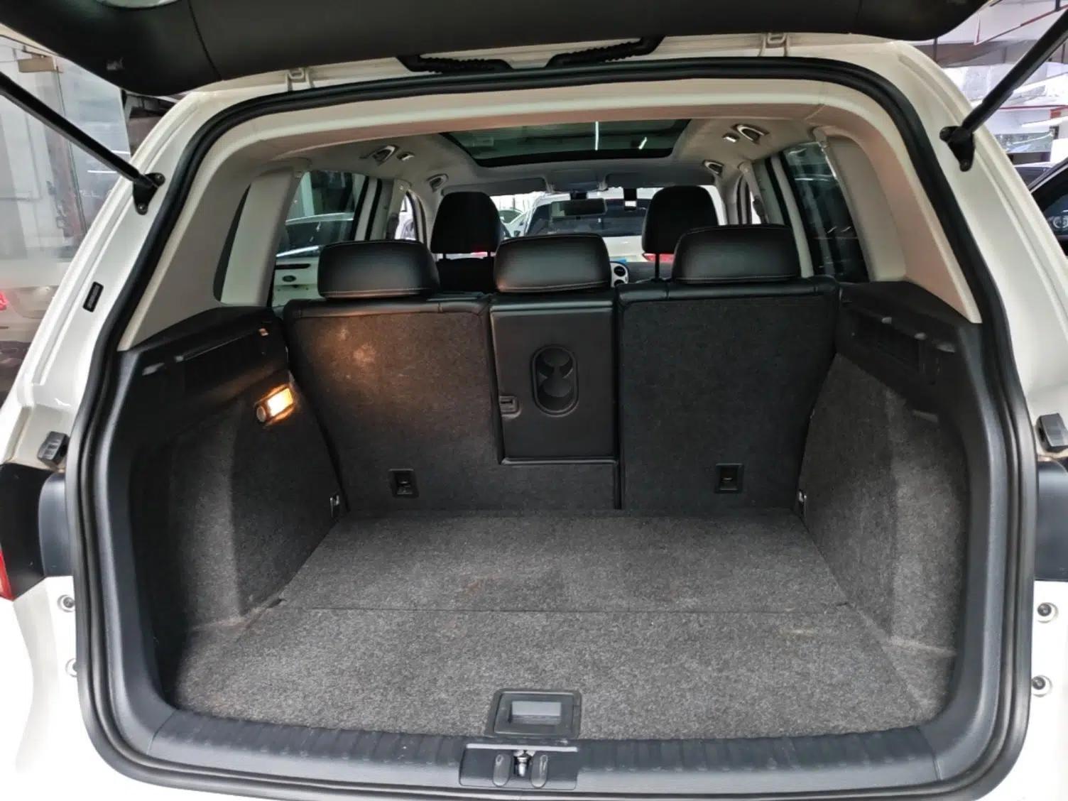 Volkswagen Tiguan 2016 280TSI Automatic Two-Wheel Drive Silk Road Comfort Edition — миниатюра 22