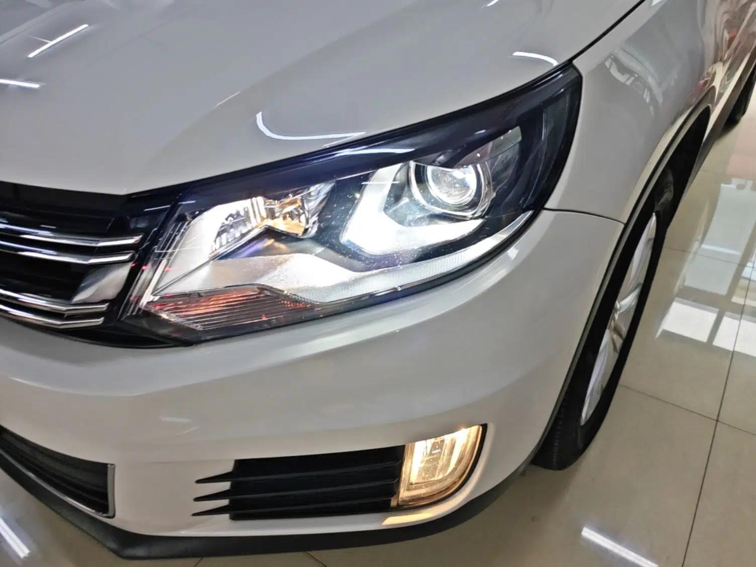 Volkswagen Tiguan 2016 280TSI Automatic Two-Wheel Drive Silk Road Comfort Edition — миниатюра 9
