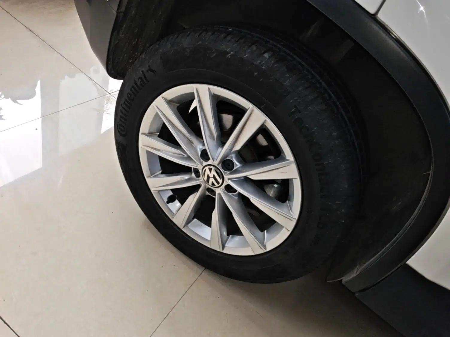 Volkswagen Tiguan 2016 280TSI Automatic Two-Wheel Drive Silk Road Comfort Edition — миниатюра 10
