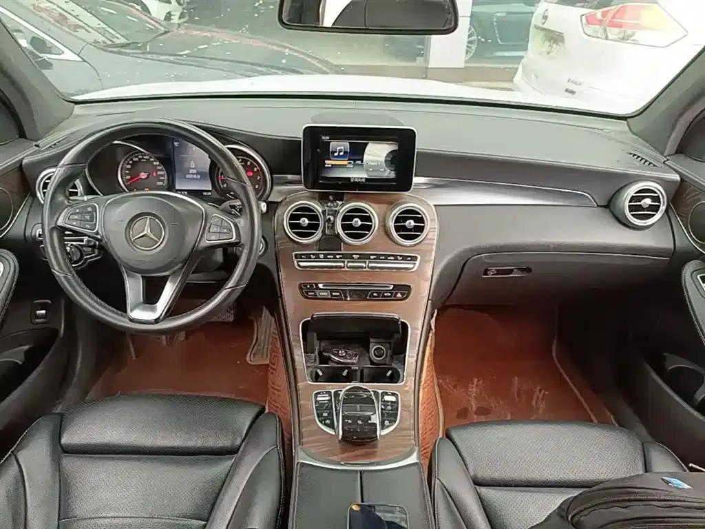 2016 Mercedes-Benz GLC 300 4MATIC Dynamic — миниатюра 16