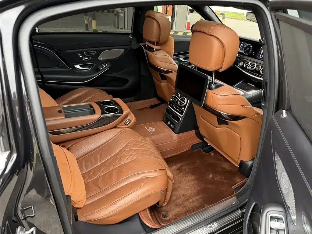 Maybach S-Class 2020 S 450 4MATIC Collector's Edition — миниатюра 8